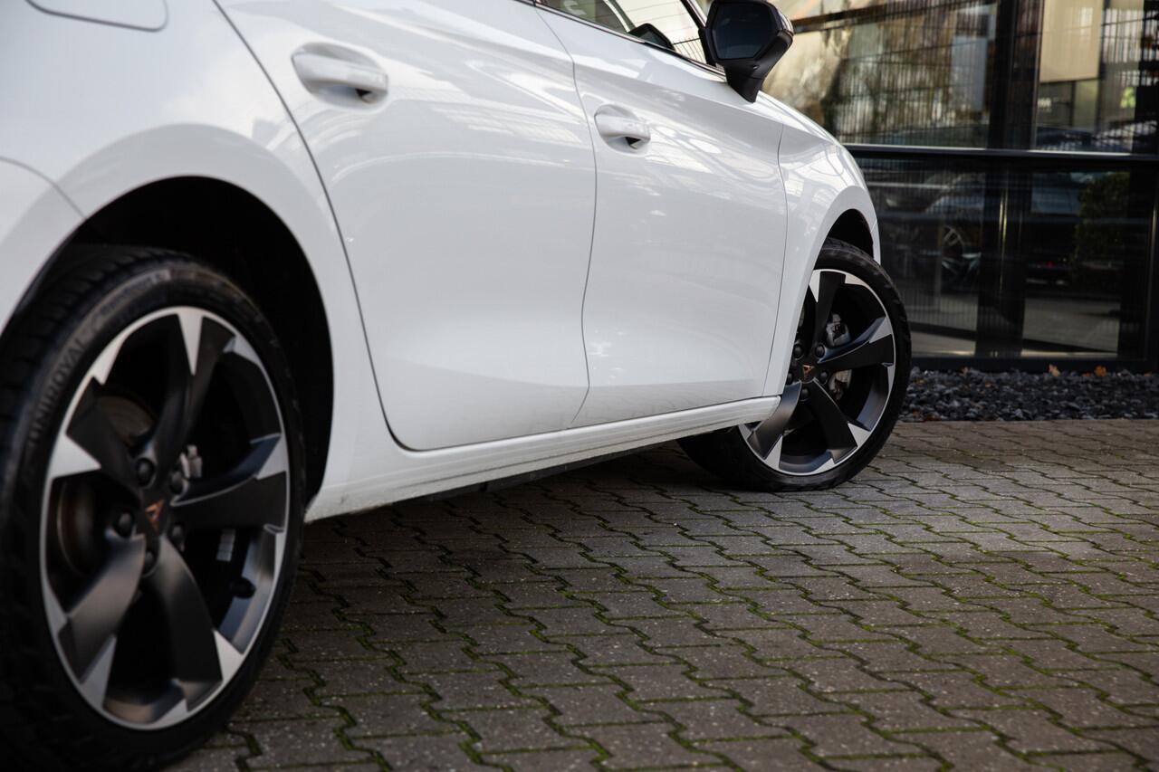 Cupra Leon Sportstourer 1.4 e-Hybrid VZ Business , Stuurverwarming, Sfeerverlichting,