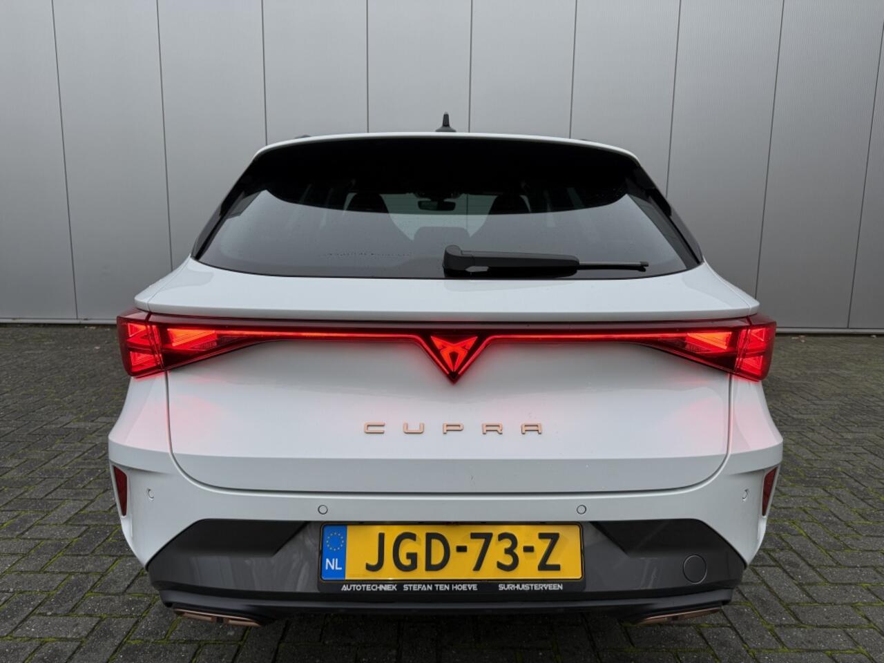 Cupra Leon Sportstourer 1.5 TSI e-Hybrid fabrieksgarantie Business Carplay Camera 18