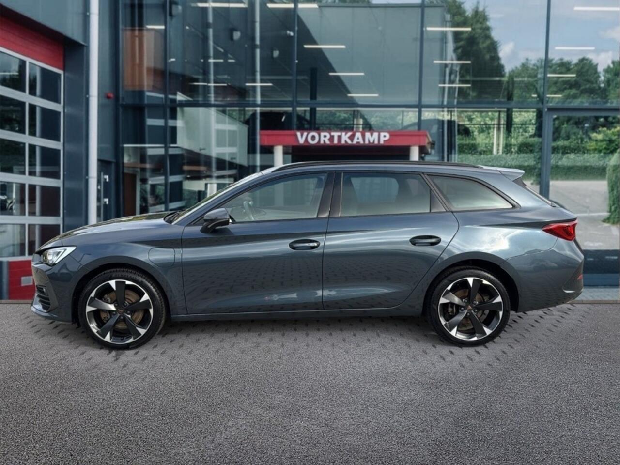Cupra Leon Sportstourer 1.4 TSI DSG E-HYBRID TREKHAAK/NAVI/CARPLAY/ACC/PDC/STOELVERW