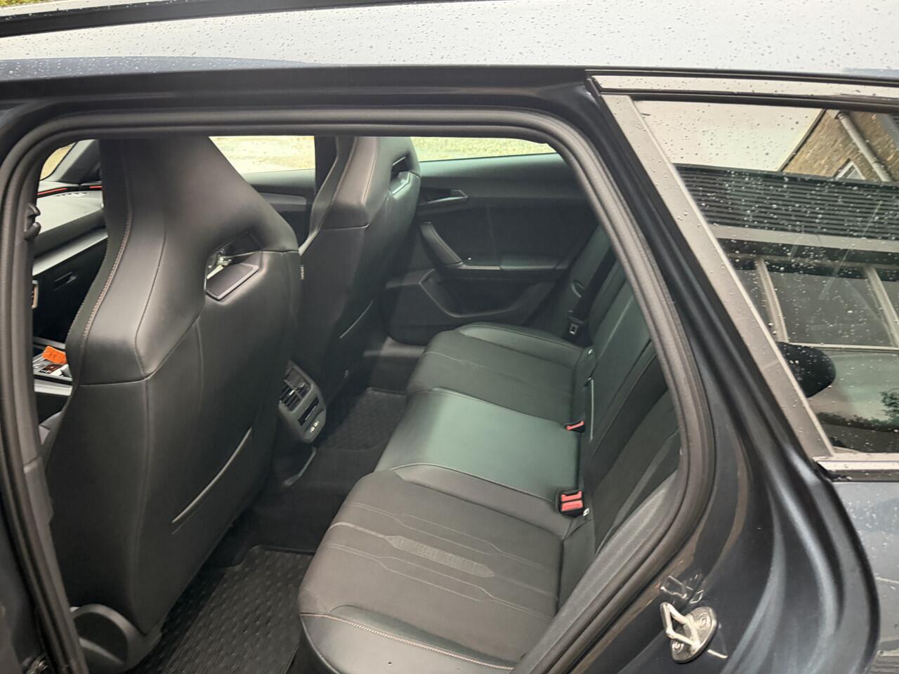 Cupra Leon Sportstourer 1.4 e-Hybrid VZ Adrenaline 245pk 1e eigen dealer onderhouden !!