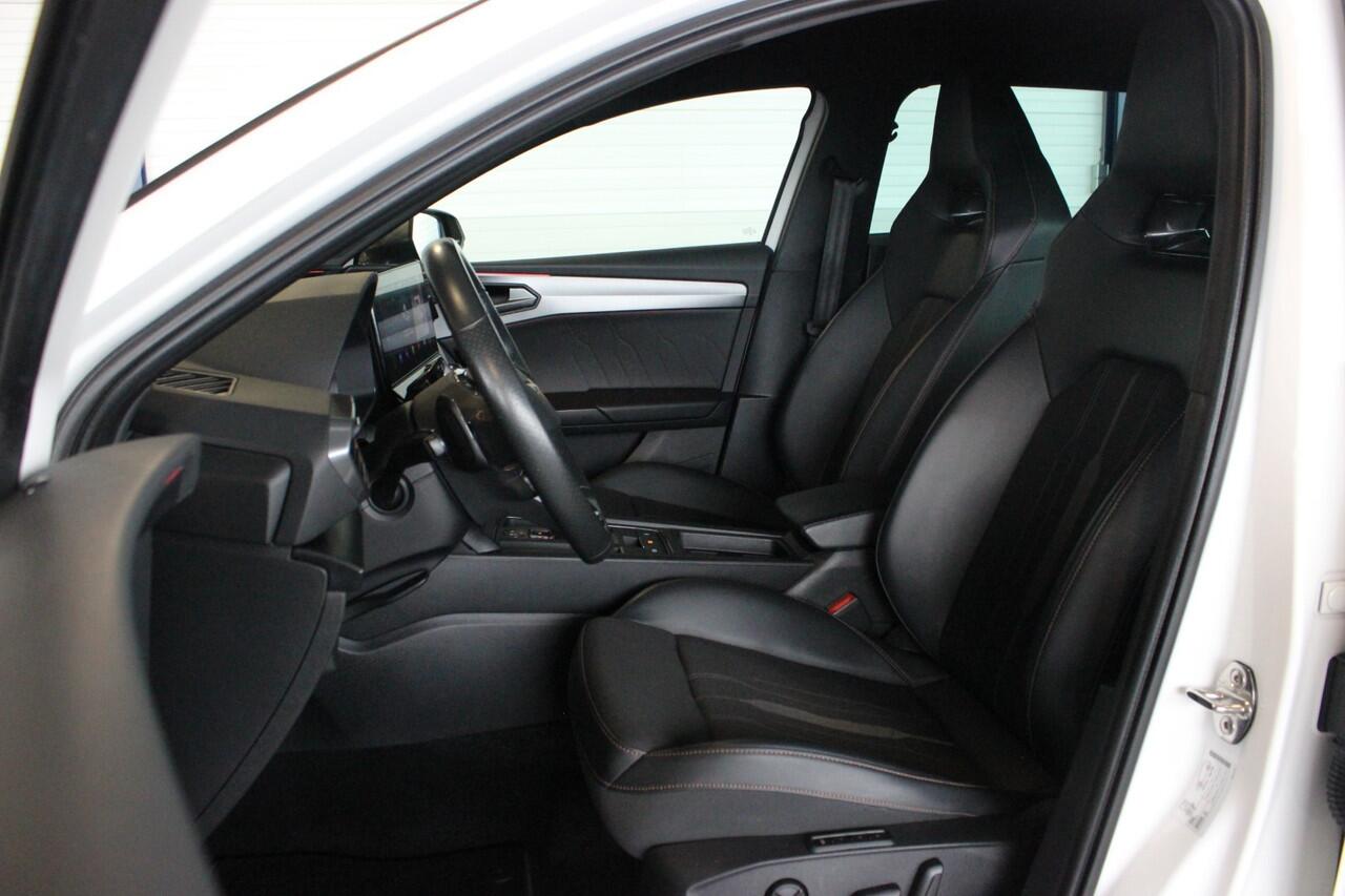 Cupra Leon Sportstourer 1.4 e-Hybrid 245 Plug-in | Camera | Memorystoel | Carplay | Keyless | Stoel/Stuurverw. | Navi | 19" LMV | PDC V+A