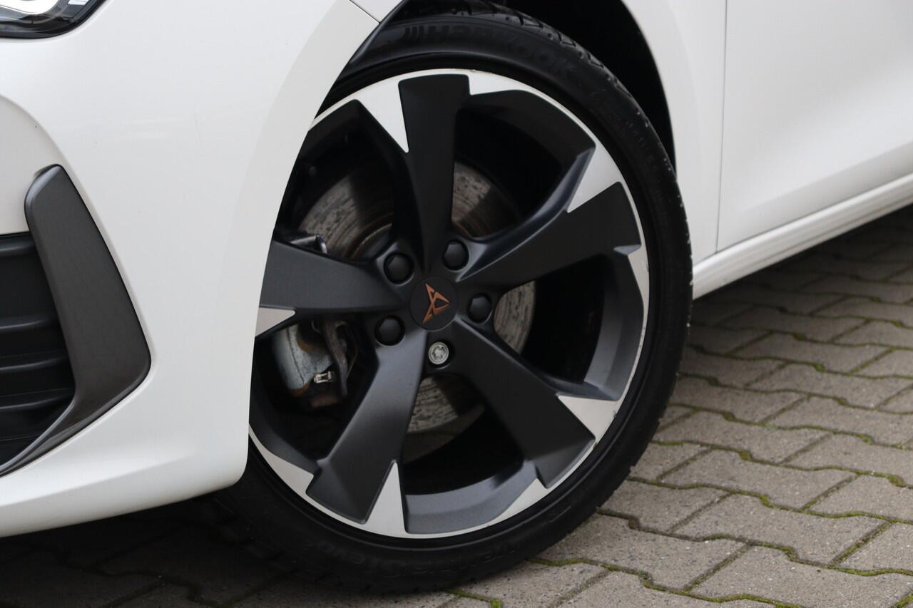 Cupra Leon Sportstourer 1.4 e-Hybrid VZ Business | LED | 18 Inch | Sfeerverlichting |