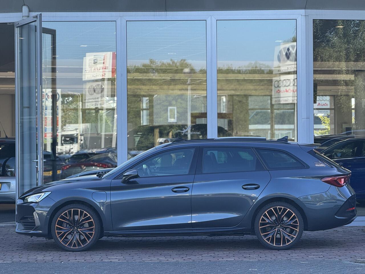 Cupra Leon Sportstourer 1.4 e-Hybrid VZ Performance | Vol Leer | 19"| Pano | elk. Stoel