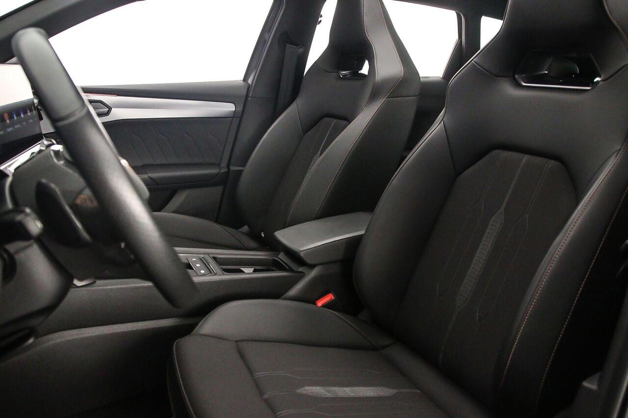 Cupra Leon Sportstourer VZ Performance 1.4 TSI e-Hybrid 245pk DSG Automaat Panoramadak, Beats audio, LED matrix koplampen, Adaptive cruise control, Achteruitrijcamera, Elektrische achterklep