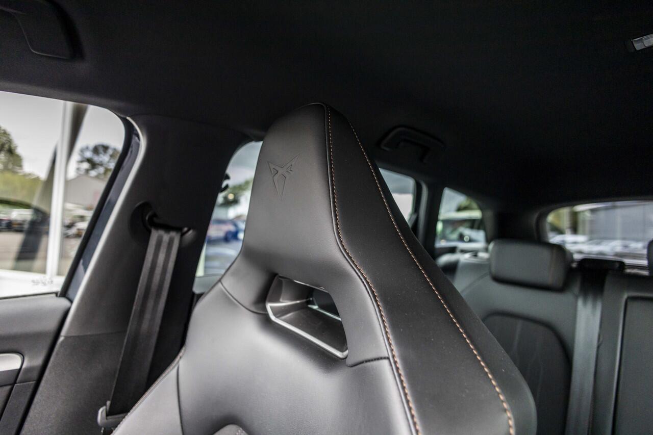 Cupra Leon Sportstourer 1.4 e-Hybrid VZ Business | NL Auto | ACC | LED