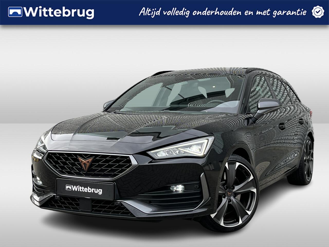 Cupra Leon Sportstourer 1.4 e-Hybrid 245PK VZ Performance / Panoramadak / Memory Seat / Achteruitrijcamera / Stuur + Stoelverwarming / Dodehoek Sensor / Elektrische Achterklep **