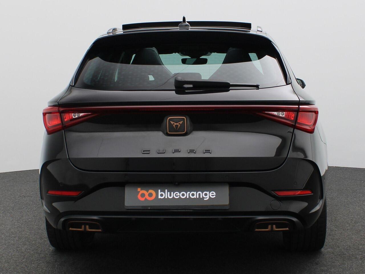 Cupra Leon Sportstourer 1.4 e-Hybrid VZ Performance 245PK DSG SOH 87%, Panoramadak, Memorystoel, Achteruitrijcamera, Stuur/Stoelverwarming, Side assist, Keyless, 19'' lichtmetaal