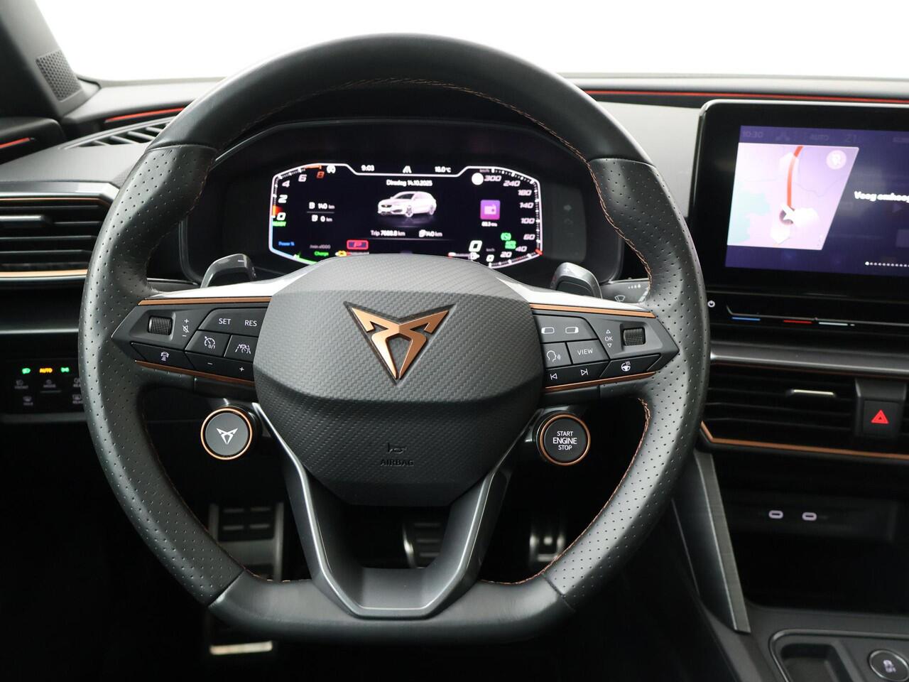 Cupra Leon Sportstourer 1.4 e-Hybrid VZ Performance | 245 PK | SoH 97% | Panoramadak | Elek. achterklep | Adaptive cruise control |