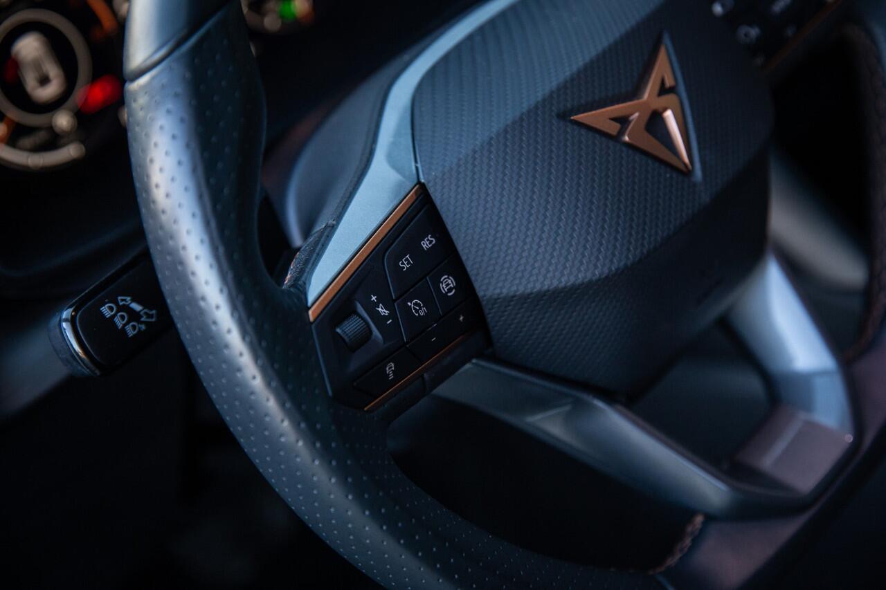 Cupra Leon Sportstourer 1.5 eTSI Business Edition | Trekhaak, Achteruitrijcamera, Apple Carplay/Android