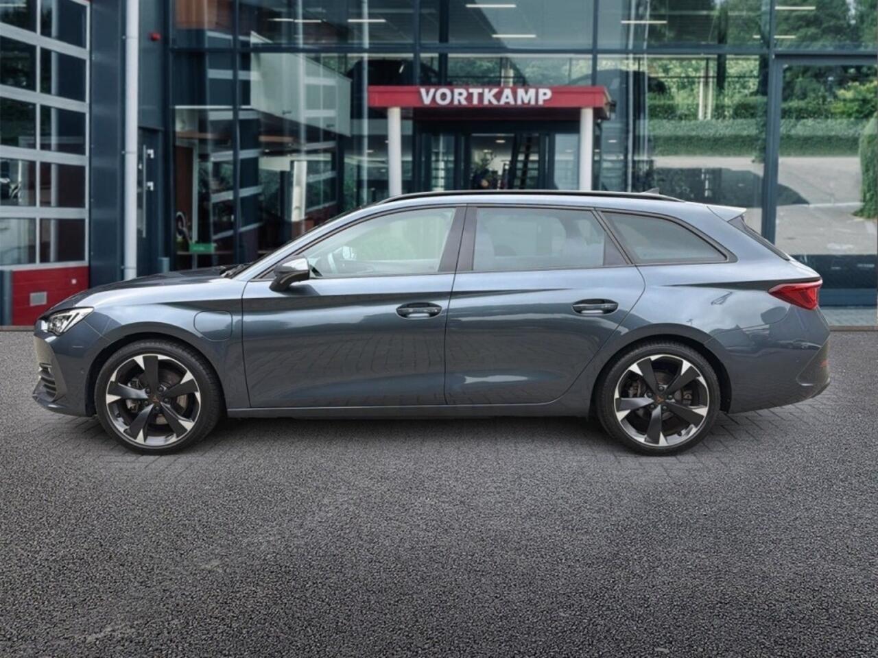 Cupra Leon Sportstourer 1.4 TSI DSG E-HYBRID CAMERA/NAVI/ACC/STOEL-STUURVERW
