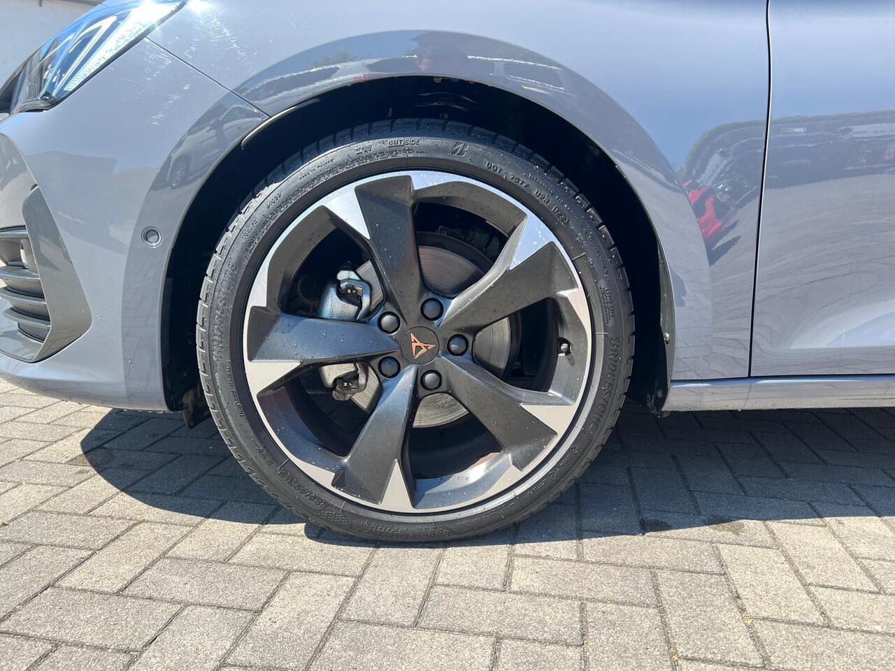 Cupra Leon Sportstourer 1.5 eTSI Business Edition Plus schuif/kanteldak