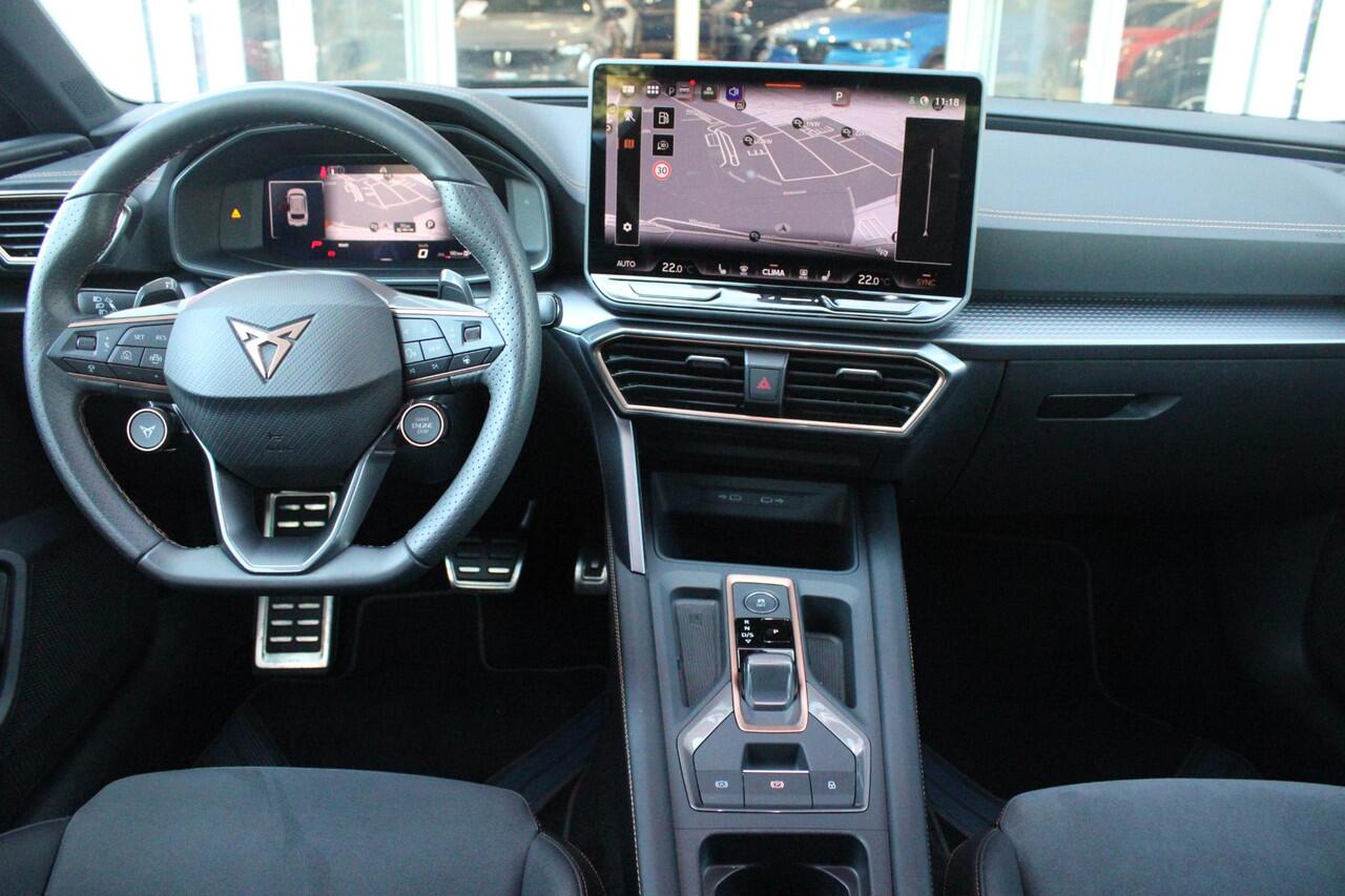 Cupra Leon Sportstourer 1.5 eTSI 150PK BUSINESS EDITION | PANORAMISCH SCHUIF/KANTELDAK | SENNHEISER AUDIO SYSTEM | ELEKTRISCH VERSTELBARE BESTUURDERSSTOEL MET GEHEUGENFUNCTIE | LED MATRIX KOPLAMPEN | DRAADLOZE APPLE CARPLAY/ANDROID AUTO | NAVIGATIE | ACHTERUITRIJ CAMERA | 19" LI