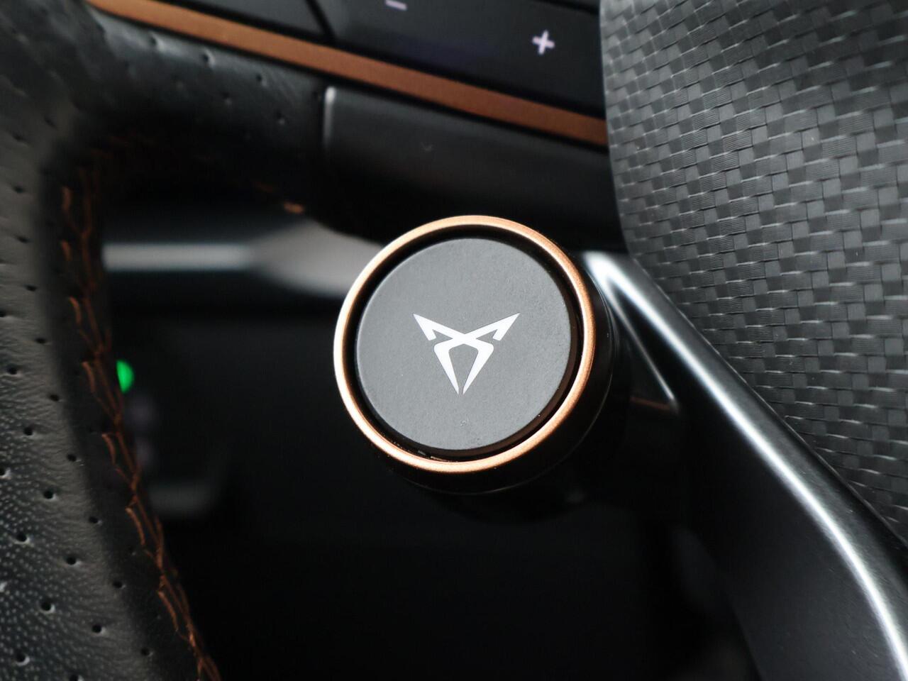 Cupra Leon Sportstourer 1.4 e-Hybrid VZ Business | 245 PK | SoH 89% | LED verlichting | Adaptive cruise control | Navigatiesysteem |