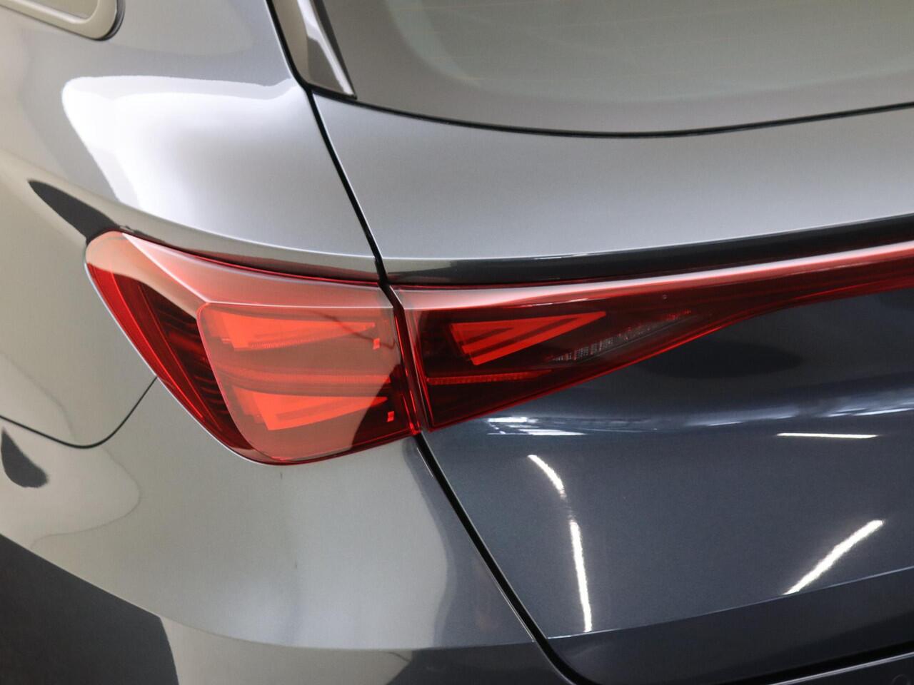 Cupra Leon Sportstourer 1.5 TSI e-Hybrid Business | Parkeerasisstent | Keyless | Stoel- en stuurwielverwarming | Achteruitrijcamera | Navigatie | 3-zone airco | Dodehoek detectie |