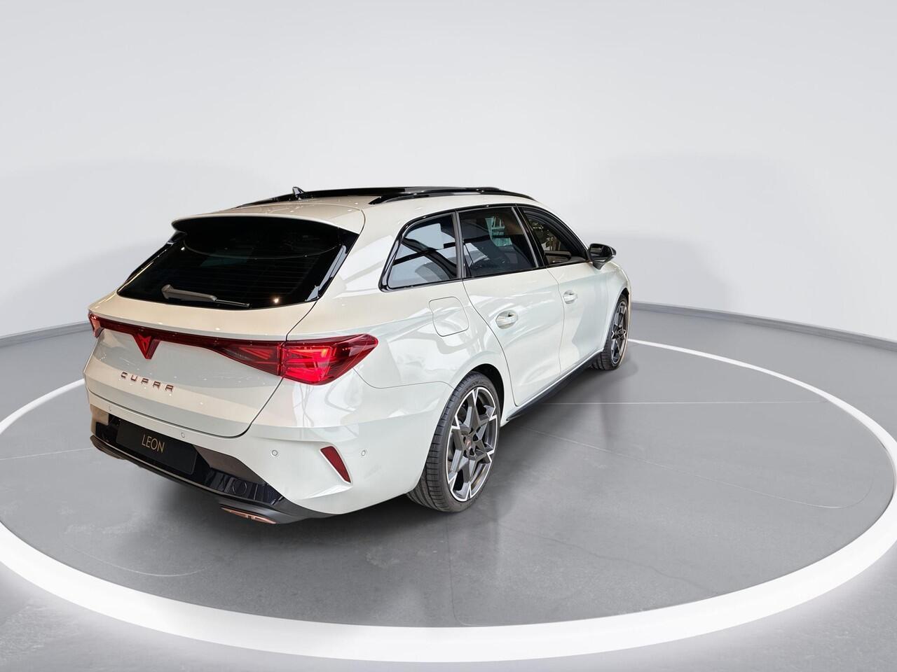 Cupra Leon Sportstourer 1.5 TSI e-Hybrid VZ Performance 272PK l Sennheiser l Panoramdak l Intelligent Drive l Led Matrix Koplampen