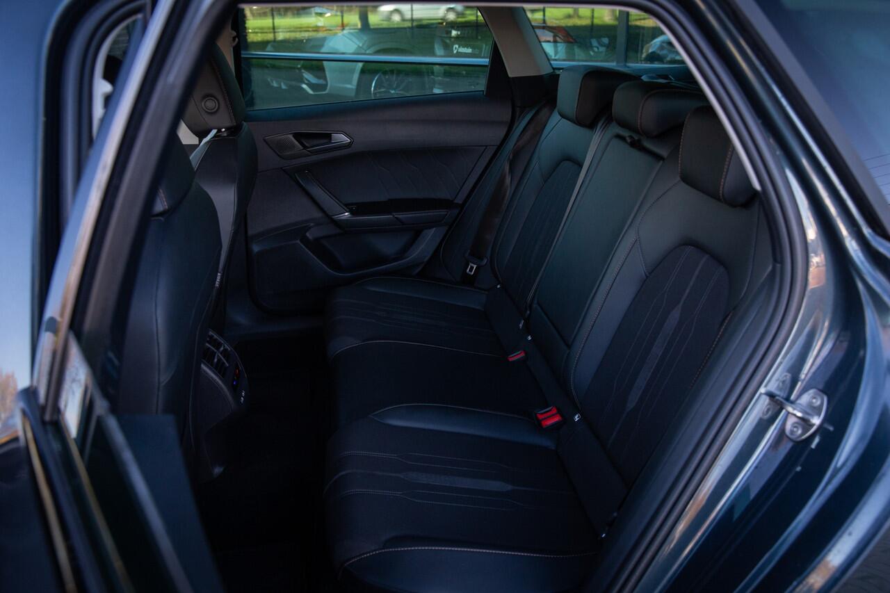 Cupra Leon Sportstourer 1.5 eTSI Business Edition | Trekhaak, Achteruitrijcamera, Apple Carplay/Android