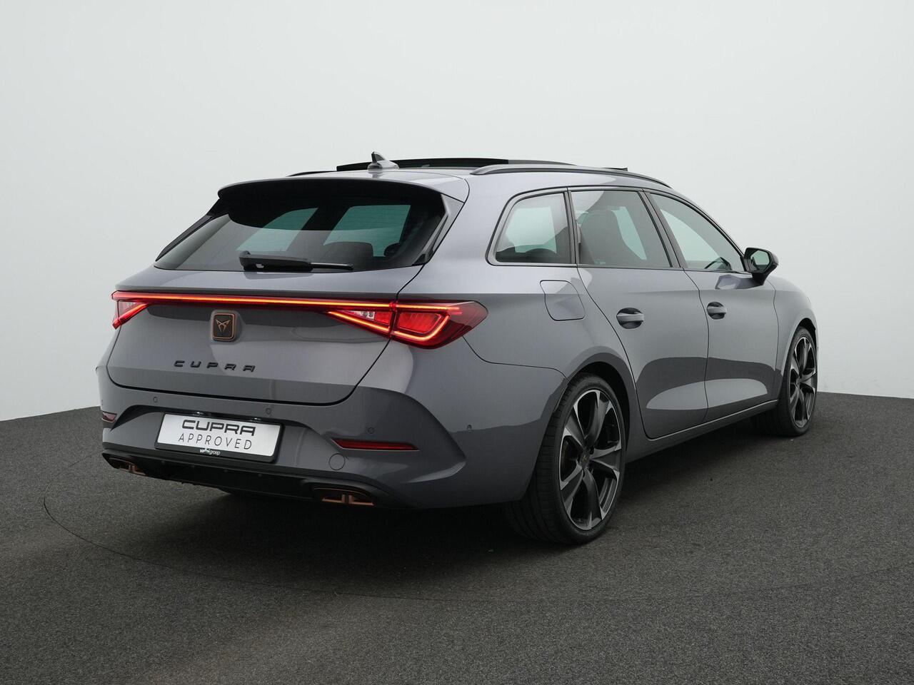 Cupra Leon Sportstourer 1.4 e-Hybrid 245 pk DSG VZ CUP | Panoramadak | Adaptief onderstel | Stuur-/stoelverwarming | Achteruitrijcamera
