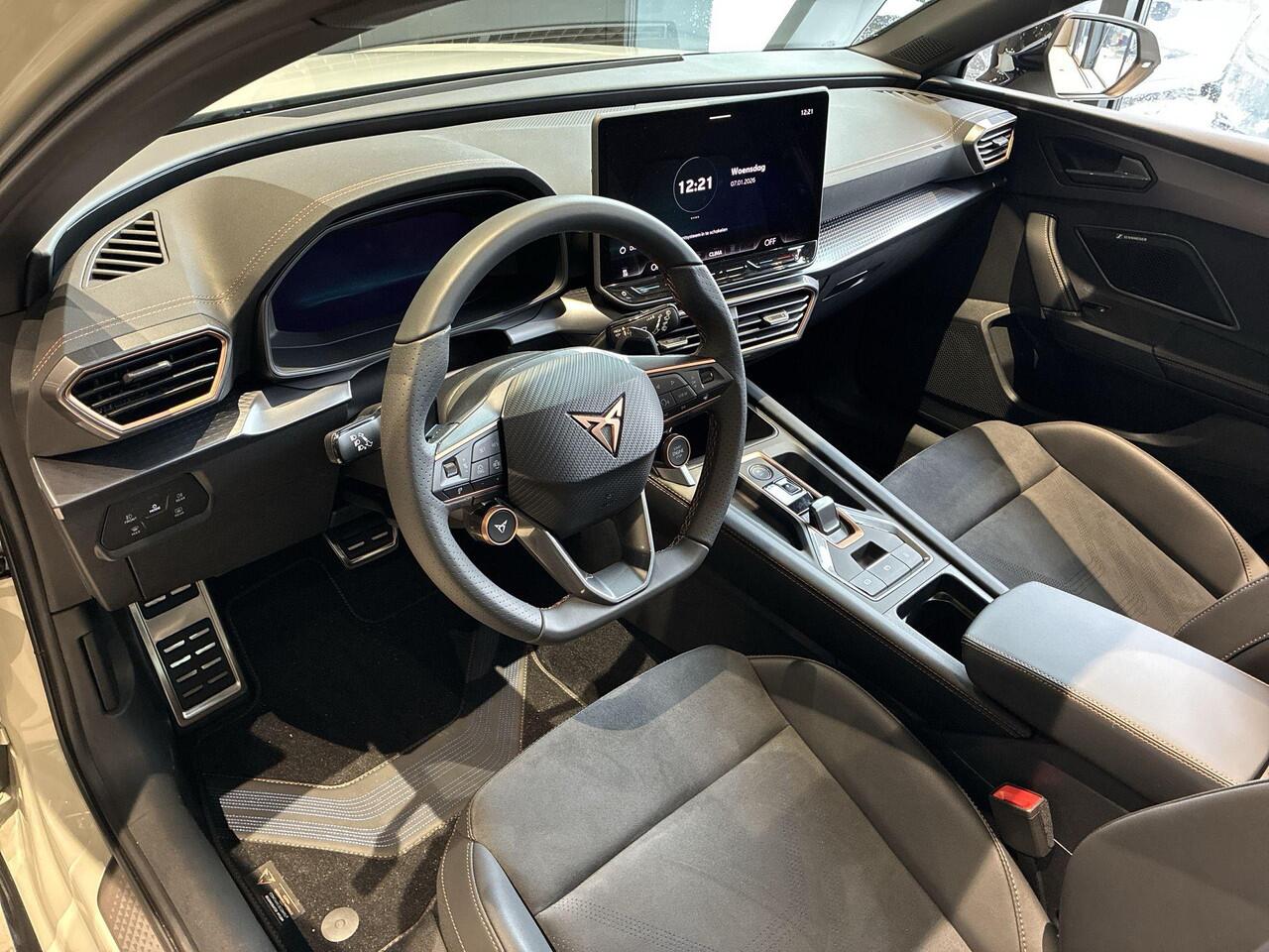 Cupra Leon Sportstourer 1.5 TSI e-Hybrid VZ Performance 272PK l Sennheiser l Panoramdak l Intelligent Drive l Led Matrix Koplampen