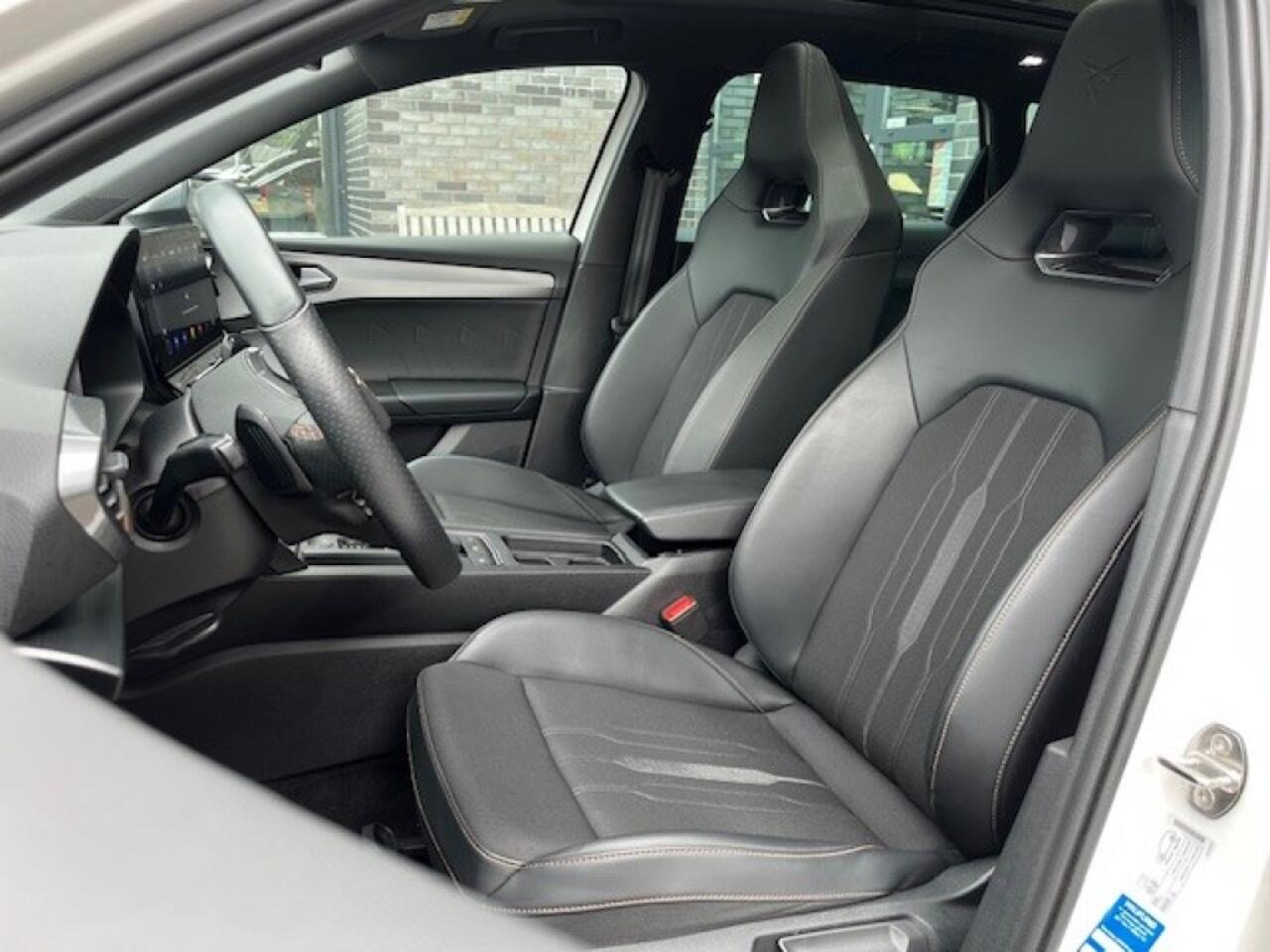 Cupra Leon Sportstourer 1.4 E-HYBRID VZ 245PK - PANO - CAMERA - 19 INCH