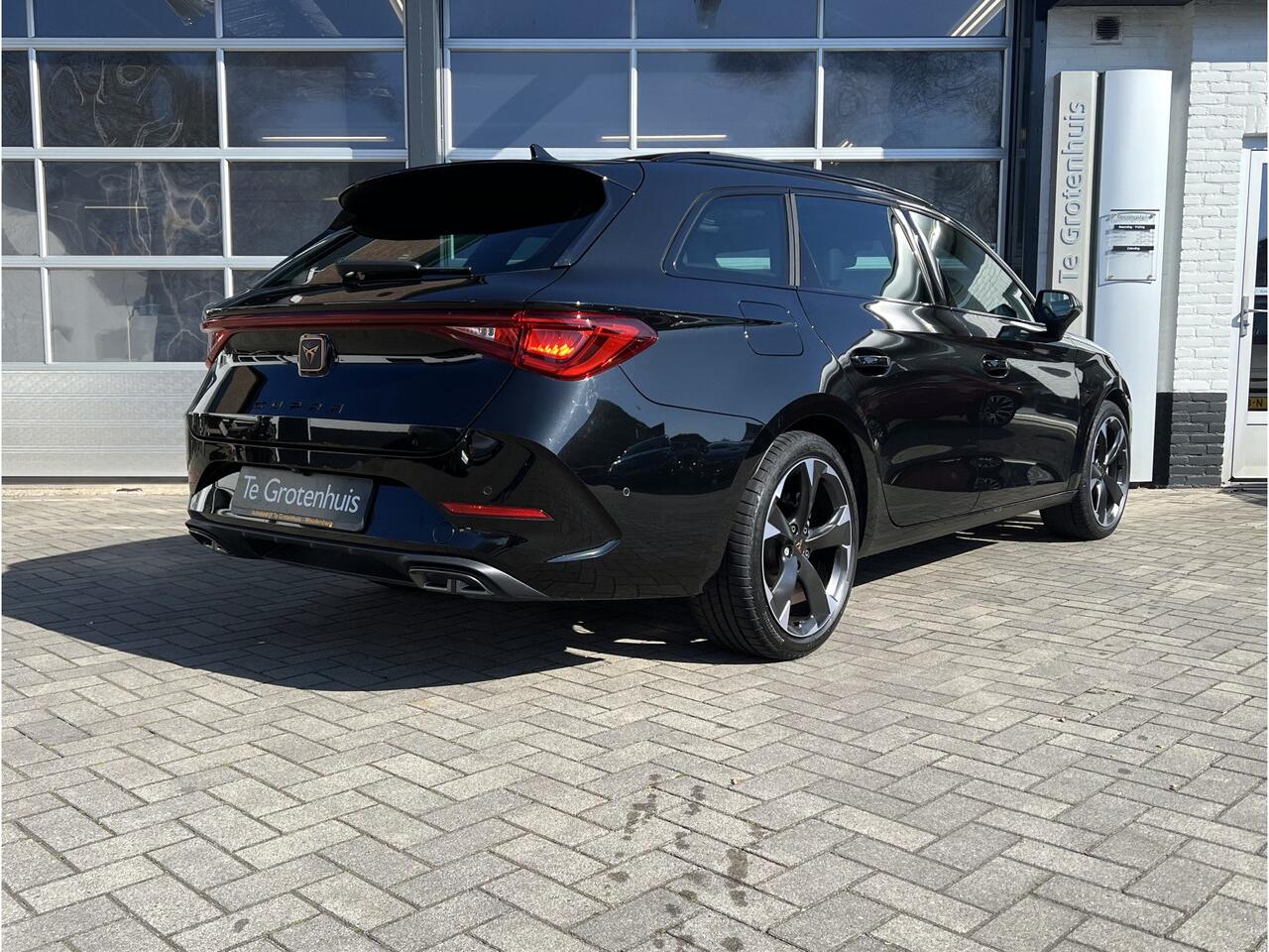 Cupra Leon Sportstourer 1.5 eTSI Business Edition Plus Schuif/Kantel dak