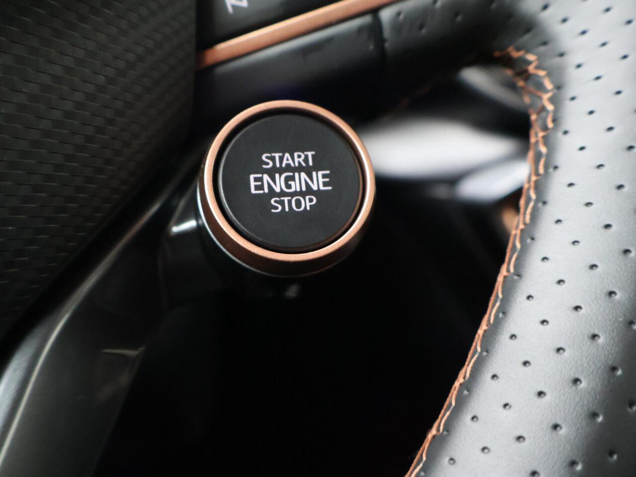 Cupra Leon Sportstourer 1.5 TSI e-Hybrid VZ Performance | 272 PK | SoH 100% | Panoramadak | Sennheiser geluidssysteem | Adaptive cruise control |