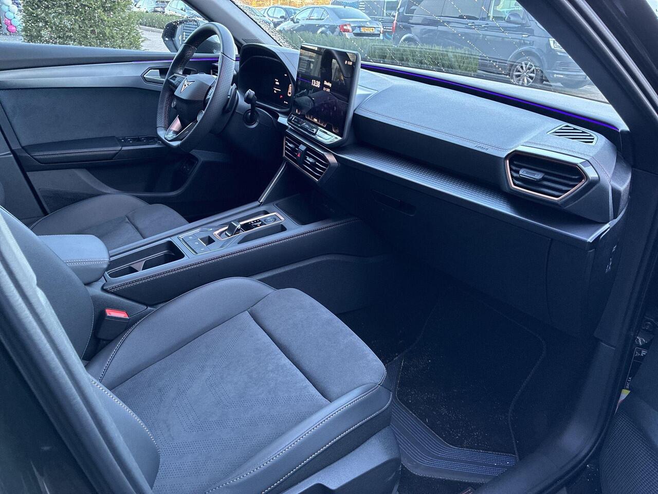 Cupra Leon Sportstourer 1.5 TSI e-Hybrid VZ Performance 272PK l Wegklapbare trekhaak l 19" Polar Copper l Intelligent Drive