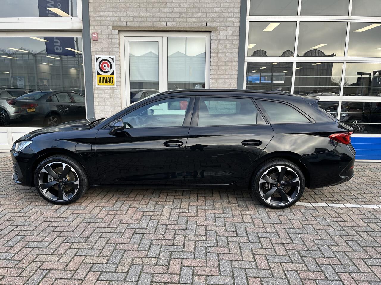 Cupra Leon Sportstourer 1.4 e-Hybrid Performance / AUTOMAAT/ DIGITAL DASH/ ADAPT. CRUISE/ RIJ-MODI/ FULL LINK/ PARK. SENSOREN + CAMERA/ NAVI/ DAB/ LED