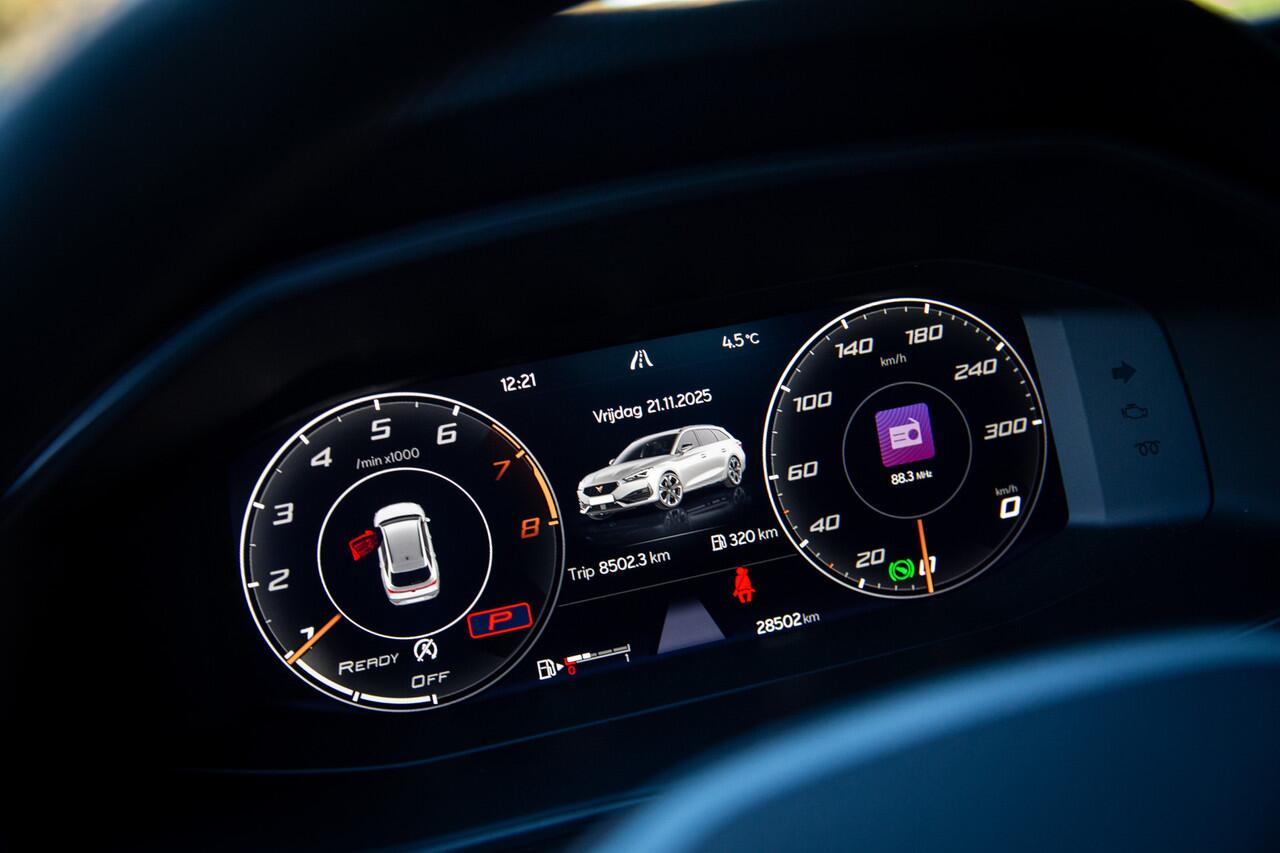 Cupra Leon Sportstourer 1.5 eTSI Business Edition | Trekhaak, Achteruitrijcamera, Apple Carplay/Android