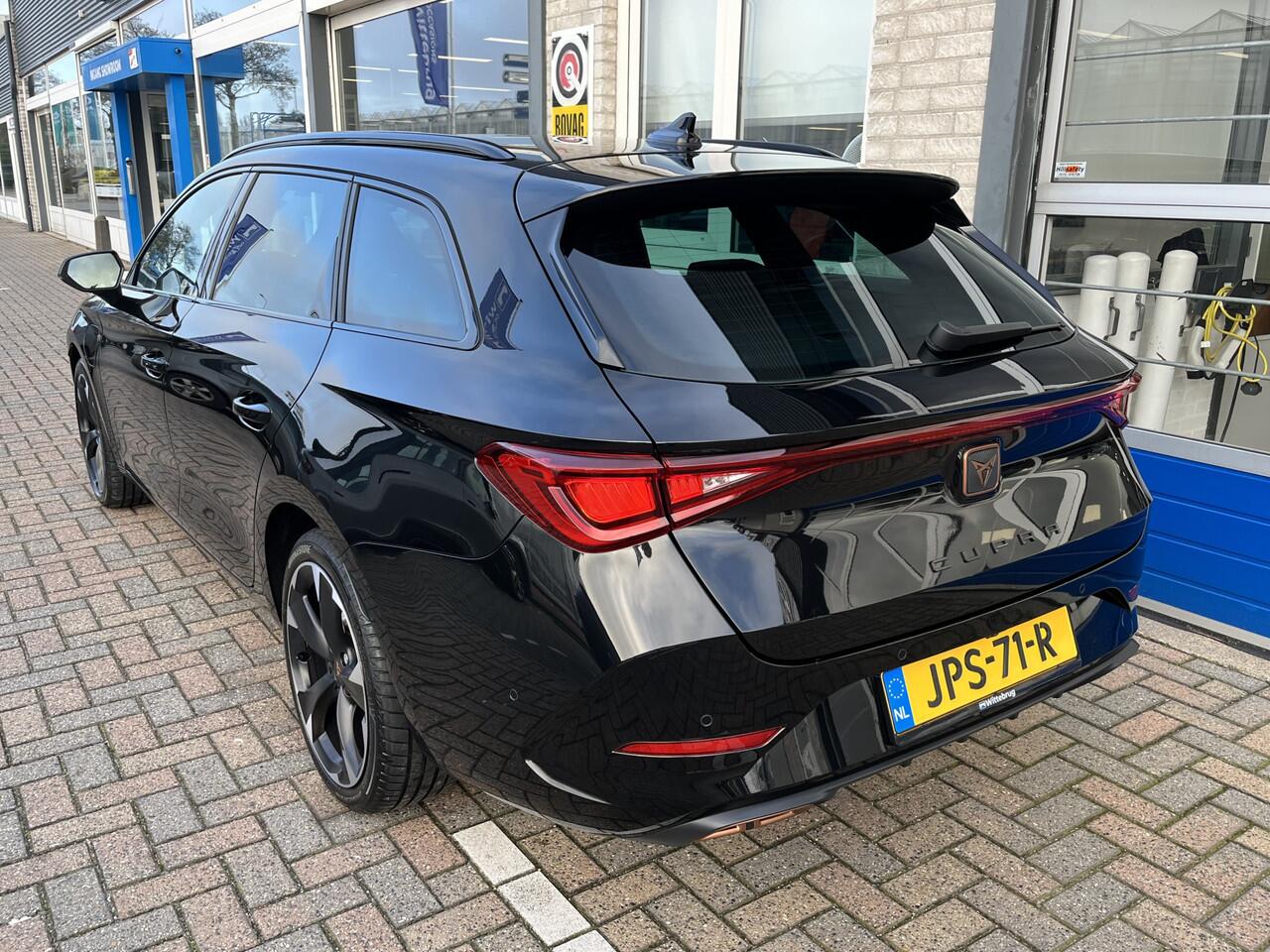 Cupra Leon Sportstourer 1.4 e-Hybrid Performance / AUTOMAAT/ DIGITAL DASH/ ADAPT. CRUISE/ RIJ-MODI/ FULL LINK/ PARK. SENSOREN + CAMERA/ NAVI/ DAB/ LED