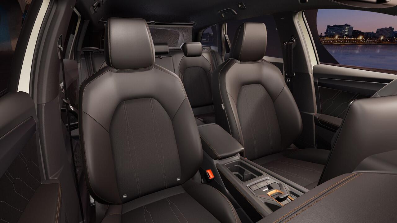 Cupra Leon Sportstourer 1.5 TSI e-Hybrid 204 6DSG Business | Achteruitrijcamera | Digitaal instrumentenpaneel (Virtual Cockpit) | Draadloze Apple CarPlay(TM), Android Auto(TM)