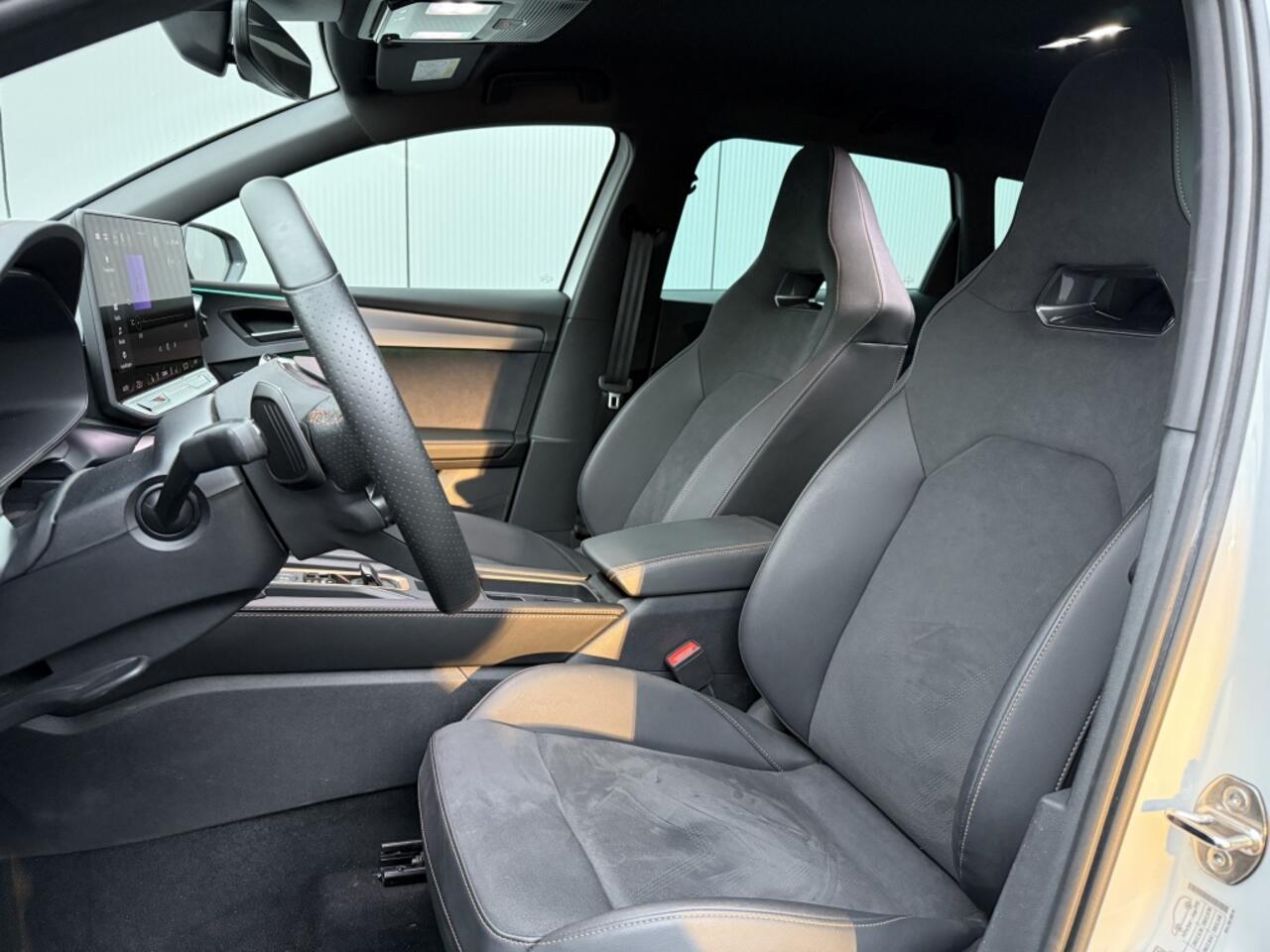 Cupra Leon Sportstourer 1.5 TSI e-Hybrid fabrieksgarantie Business Carplay Camera 18