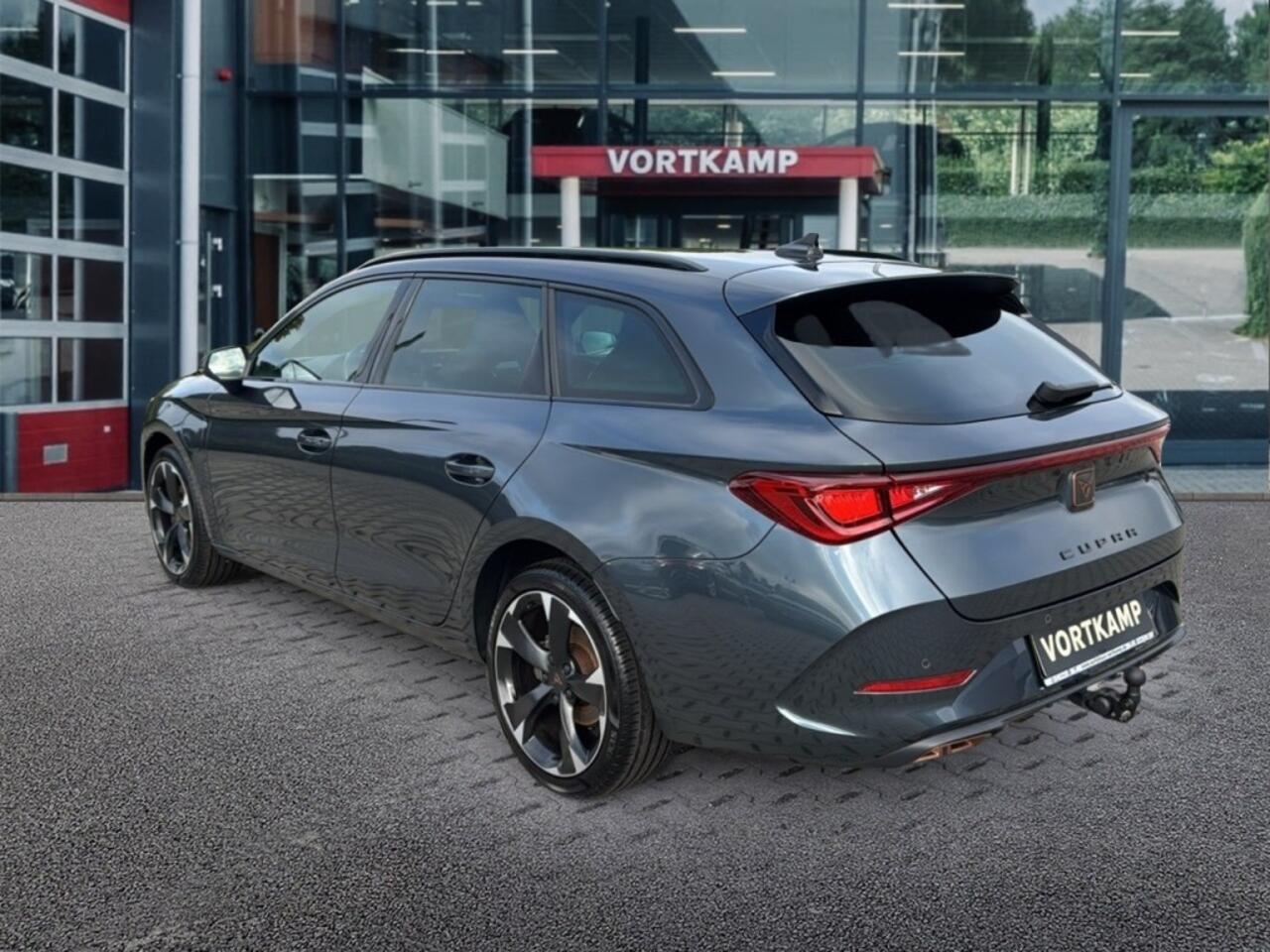 Cupra Leon Sportstourer 1.4 TSI DSG E-HYBRID TREKHAAK/NAVI/CARPLAY/ACC/PDC/STOELVERW