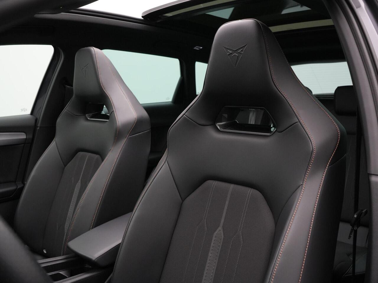 Cupra Leon Sportstourer 1.4 e-Hybrid 245 pk DSG VZ Performance | Panoramadak | Adaptief onderstel | Stuur-/stoelverwarming