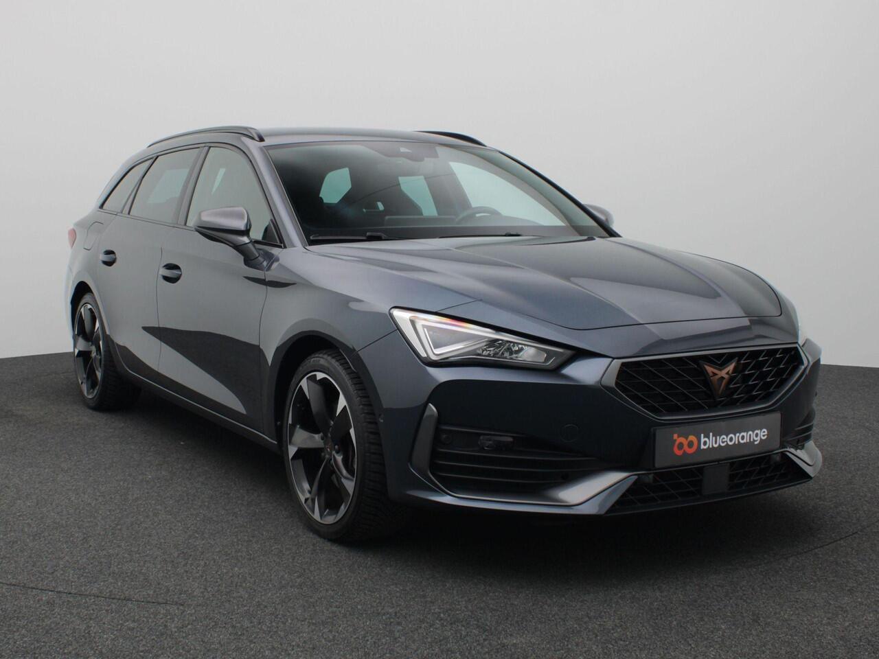 Cupra Leon Sportstourer 1.4 e-Hybrid Business 204PK DSG Achteruitrijcamera, Full LED-verlichting, Side Assist, Keyless, Navi, Clima, Stoel-Stuurverwarming, 18" LM Velgen