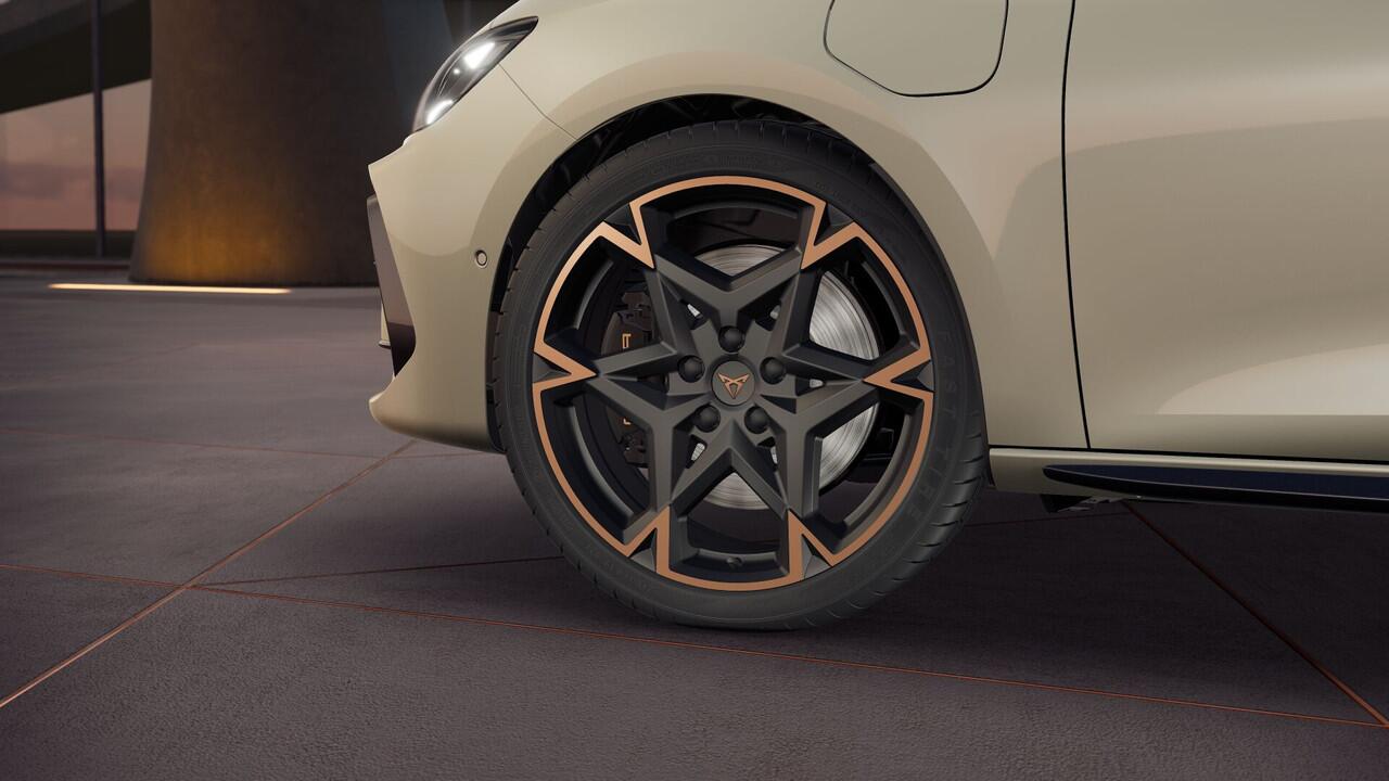 Cupra Leon Sportstourer 1.5 TSI e-Hybrid 272 6DSG VZ Performance | Achteruitrijcamera | Digitaal instrumentenpaneel (Virtual Cockpit) | Draadloze Apple CarPlay(TM), Android Auto(TM)