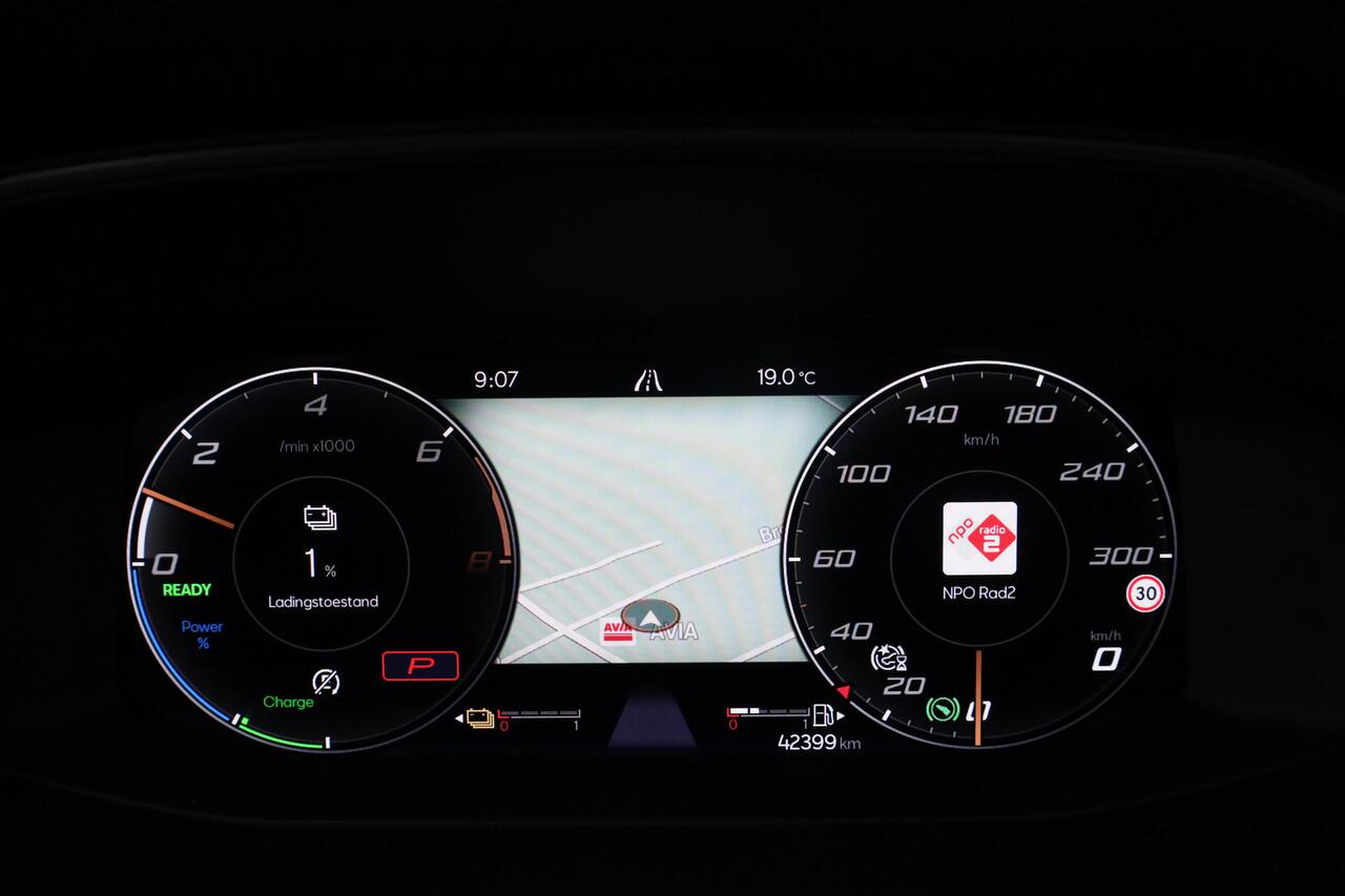 Cupra Leon Sportstourer 1.4 e-Hybrid VZ 245pk | Pano | Adapt. Cruise | CarPlay | Stoel-Stuurverw. | Camera