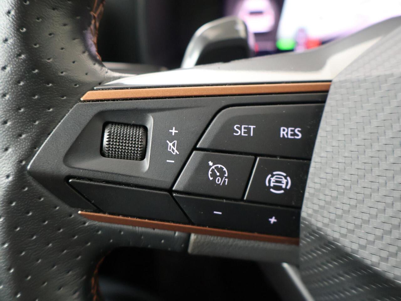 Cupra Leon Sportstourer 1.4 e-Hybrid 245 | 245 PK | SoH 91% | Panoramadak | Stoelverwarming | Achteruitrijcamera | Virtual Cockpit |