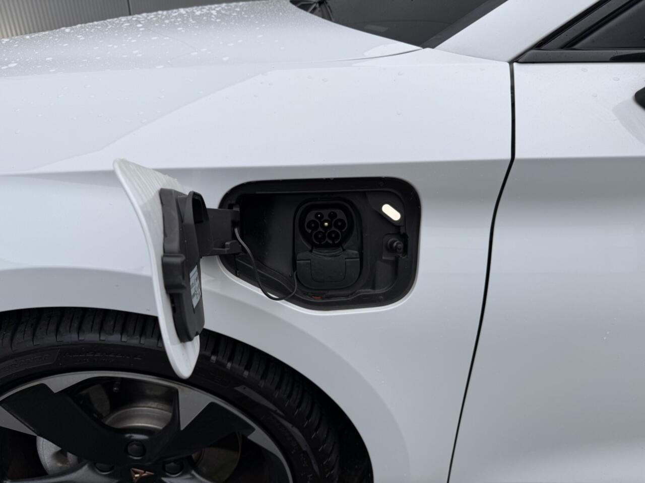 Cupra Leon Sportstourer 1.5 TSI e-Hybrid fabrieksgarantie Business Carplay Camera 18