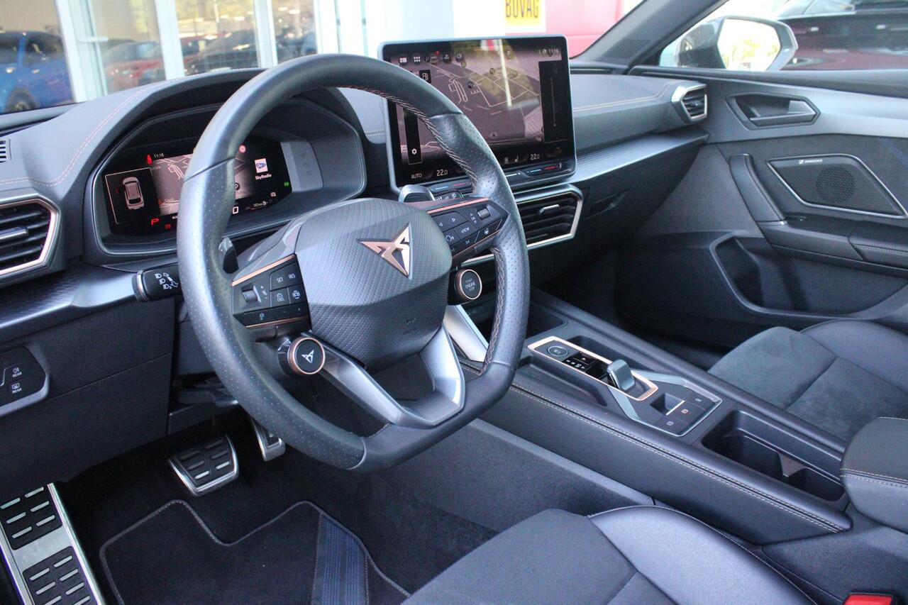 Cupra Leon Sportstourer 1.5 eTSI 150PK BUSINESS EDITION | PANORAMISCH SCHUIF/KANTELDAK | SENNHEISER AUDIO SYSTEM | ELEKTRISCH VERSTELBARE BESTUURDERSSTOEL MET GEHEUGENFUNCTIE | LED MATRIX KOPLAMPEN | DRAADLOZE APPLE CARPLAY/ANDROID AUTO | NAVIGATIE | ACHTERUITRIJ CAMERA | 19" LI