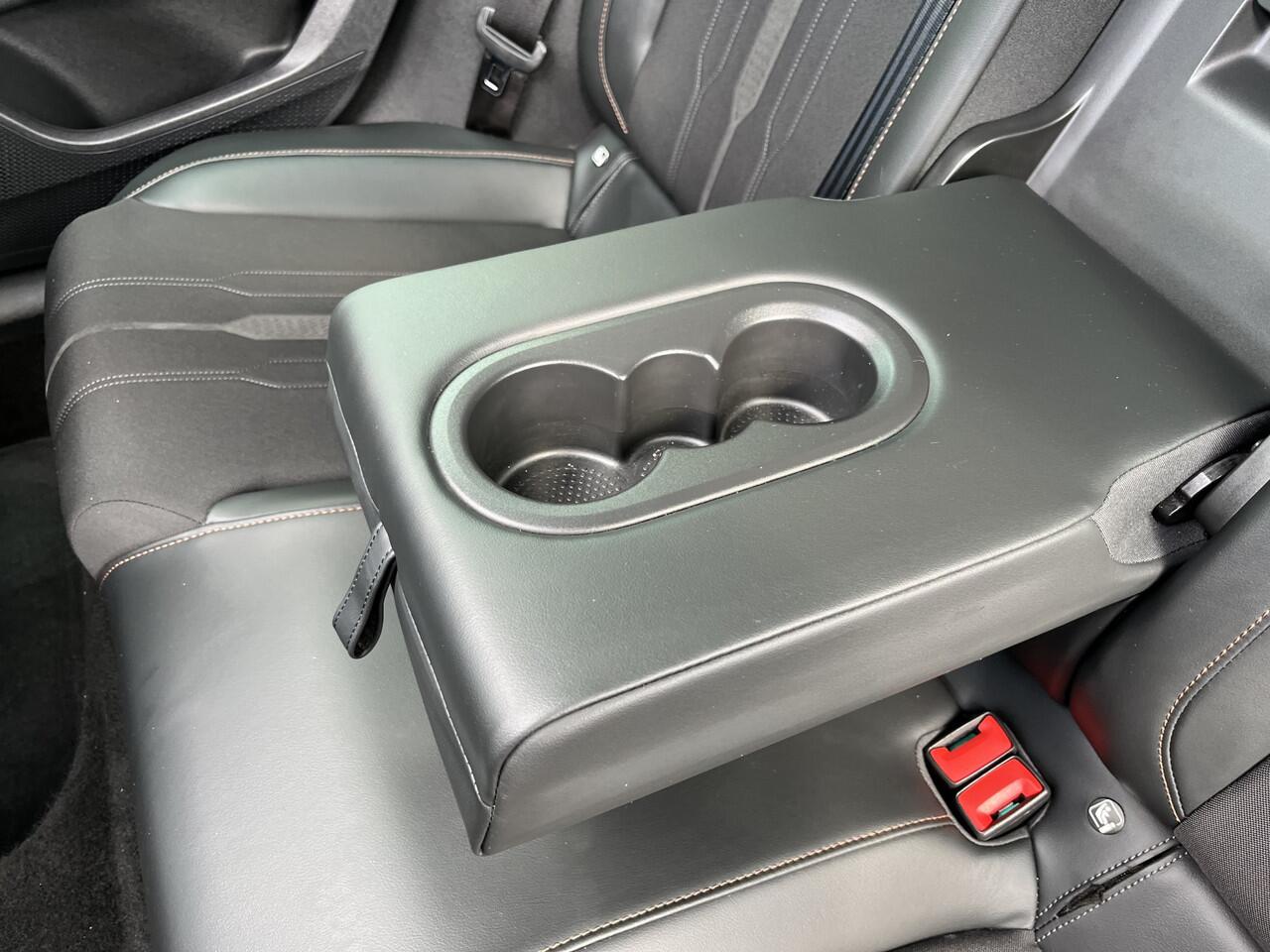 Cupra Leon Sportstourer 1.4 e-Hybrid VZ Performance / AUTOMAAT/ PANO/ 245 PK/ 19" LMV/ FULL LINK/ ADAPT. CRUISE/ DIGITAL DASH/ PARK. SENSOREN + CAMERA/ RIJ-MODI/ STOEL-STUUR VERWARM./ NAVI/ MATRIX/ DAB/ 3-ZONE CLIMA