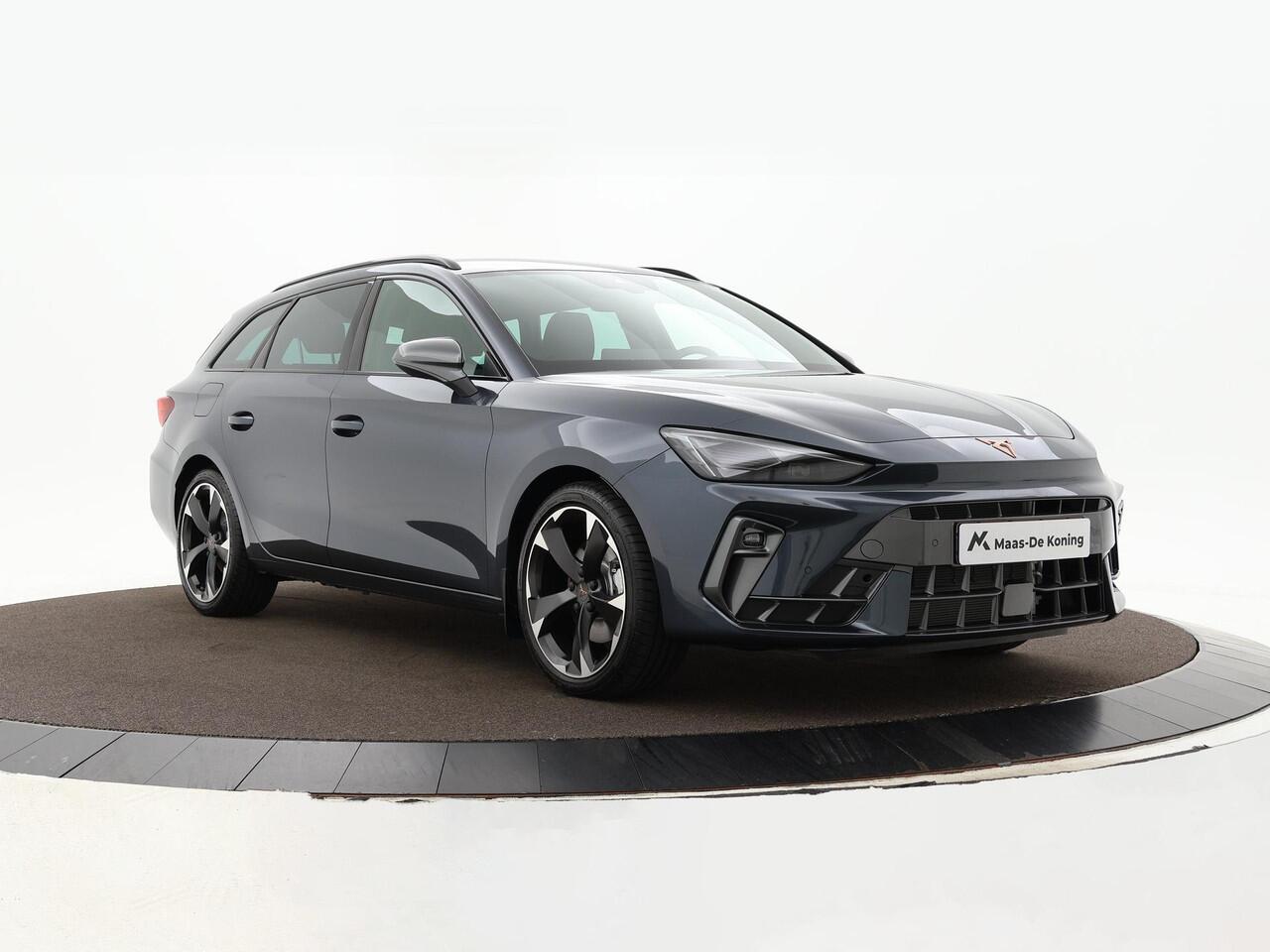 Cupra Leon Sportstourer 1.5 TSI 204pk DSG e-Hybrid Business · Apple/Android Car Play · Camera · Elek. Trekhaak · Elek. Achterklep · Sfeerverlichting · 18'' Inch · Garantie t/m 24-06-2028 of 90.000km