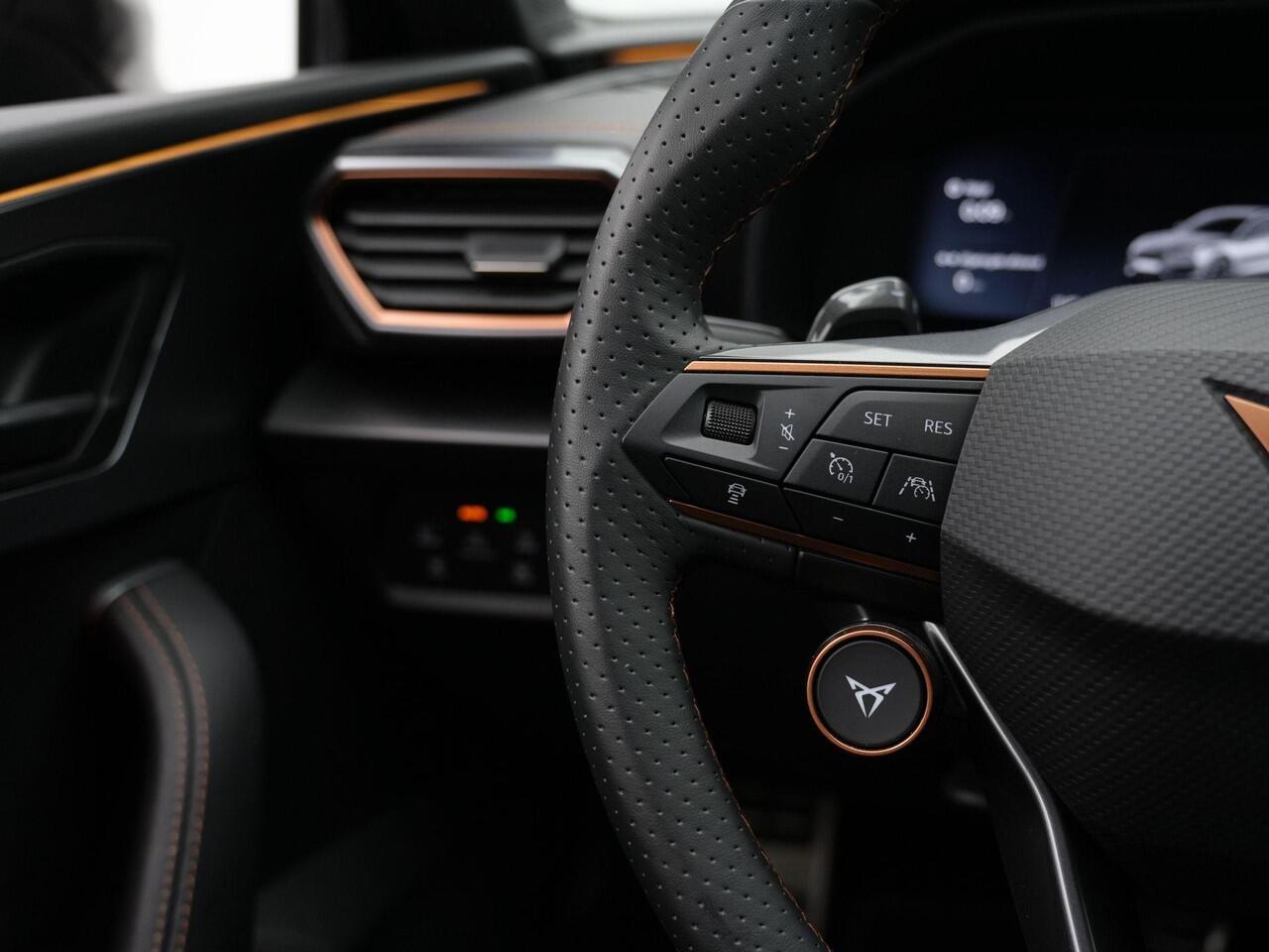 Cupra Leon Sportstourer 1.4 e-Hybrid 245 pk DSG VZ Performance | Sabelt kuipstoelen | Matrix LED | Adaptief onderstel | Stuur-/stoelverwarming | Achteruitrijcamera