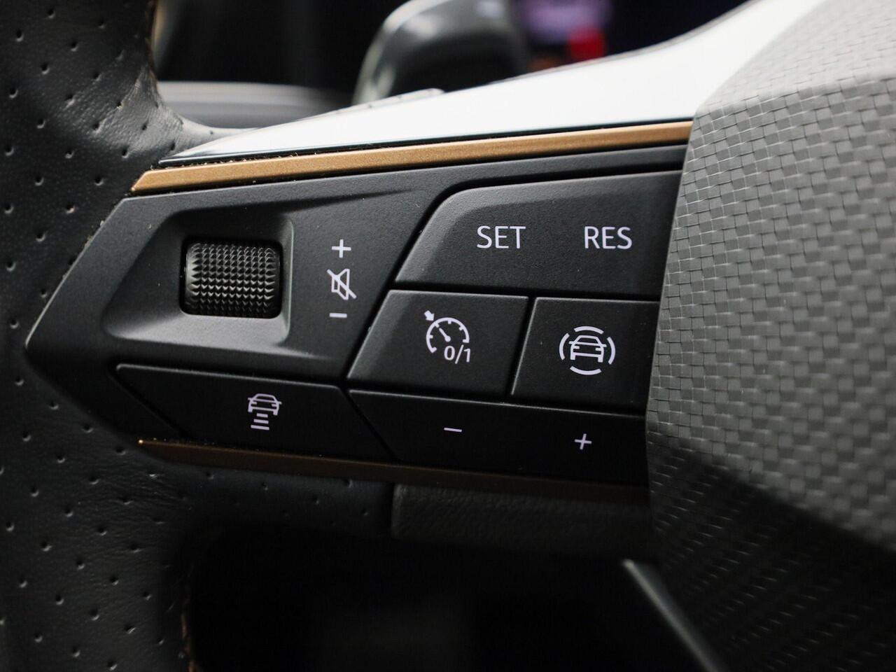 Cupra Leon Sportstourer 1.4e-Hybrid 150kW 204PK VZ DSG automaat · Navigatie · Apple/Android Car Play · Camera + Parkeersensoren · Keyless