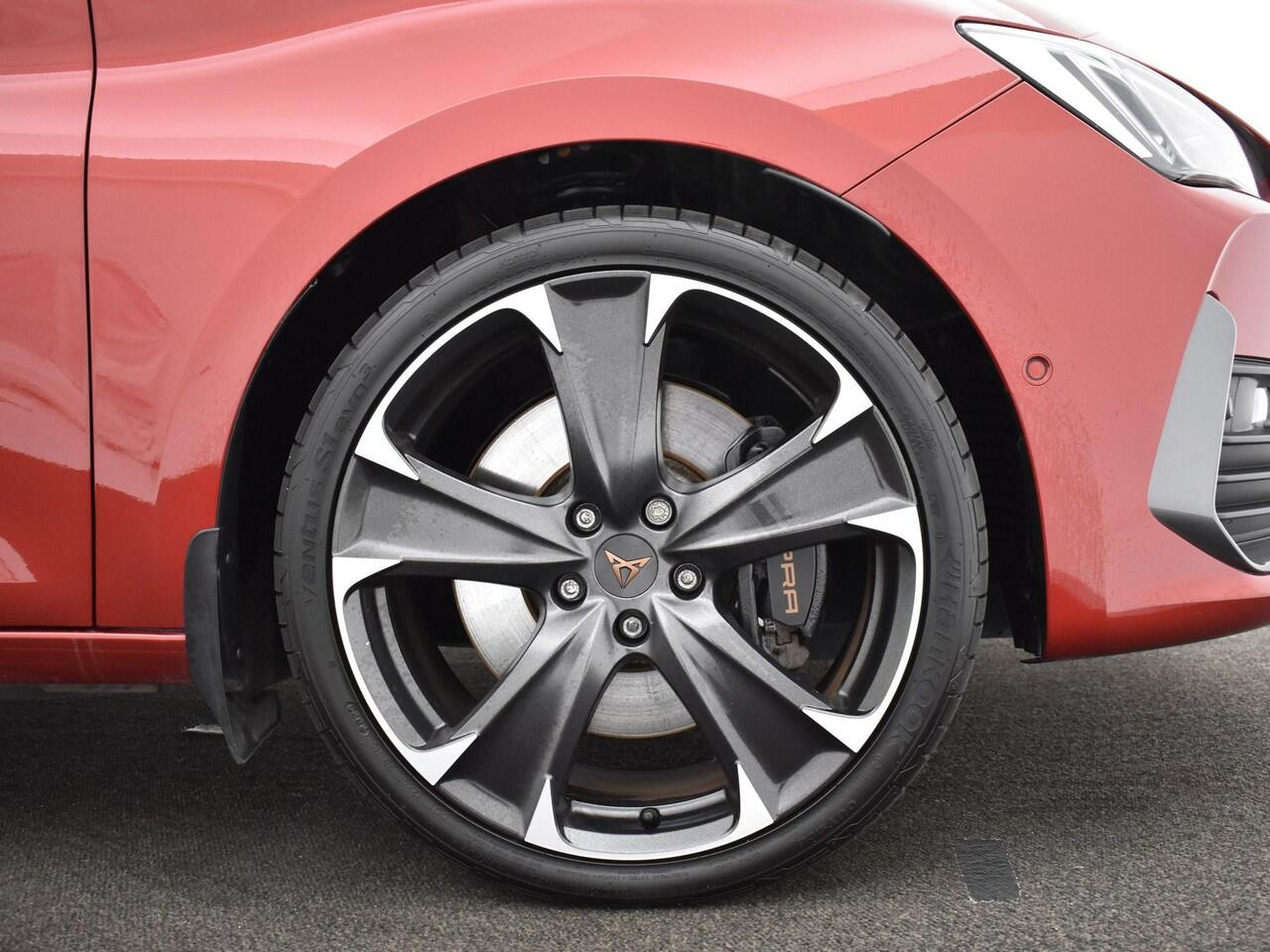 Cupra Leon Sportstourer 1.4 245pk DSG e-Hybrid VZ Performance · Camera · Keyless · Apple/Android Car Play · Elek. Trekhaak · Elek. Achterklep · Navi · 19'' Inch · garantie t/m 27-02-2027 of 90.000km · TOPDEAL