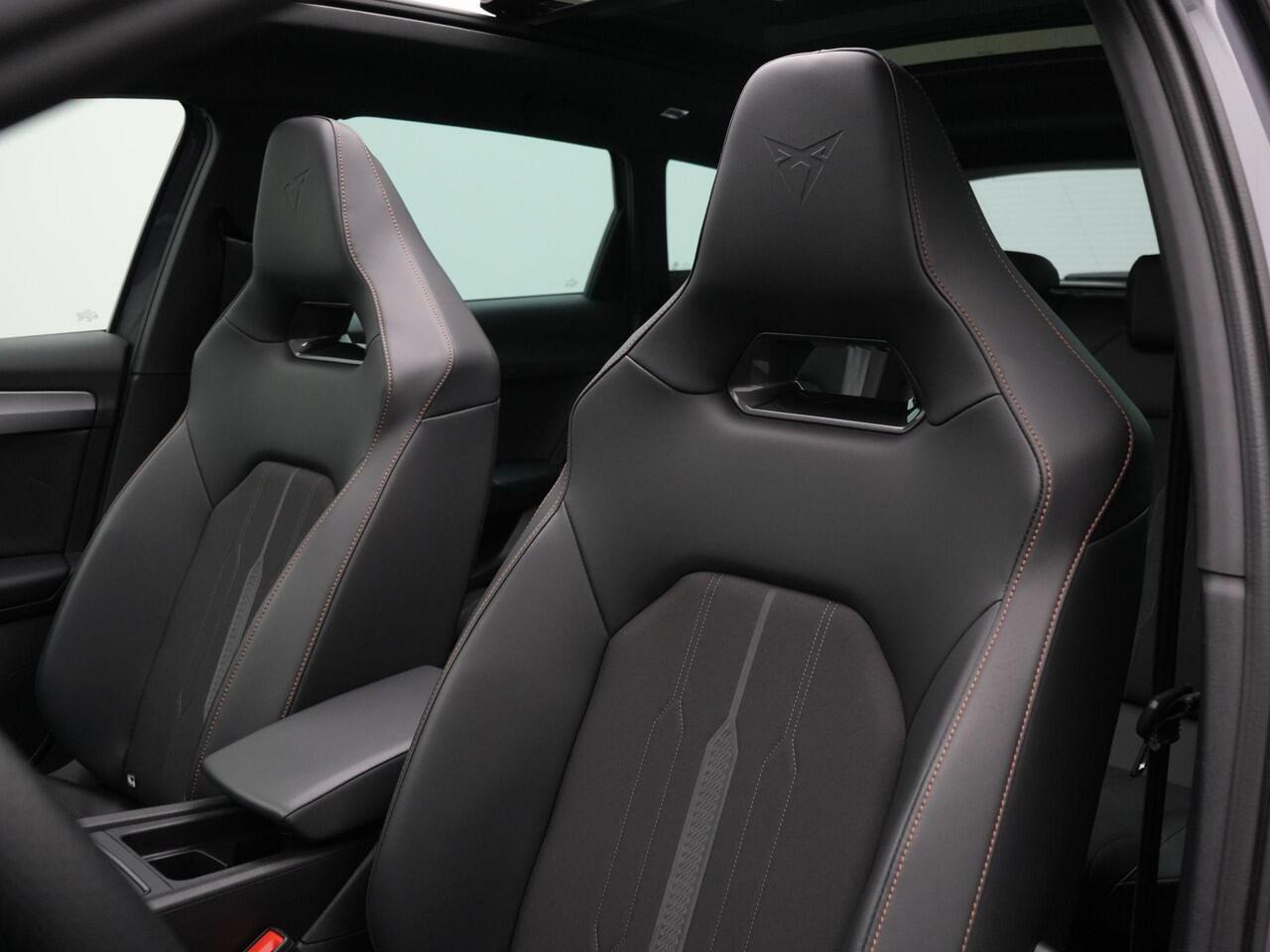 Cupra Leon Sportstourer 1.4 e-Hybrid 245 pk DSG VZ Performance | Panoramadak | Adaptief sportonderstel | Stuur-/stoelverwarming | 19 inch