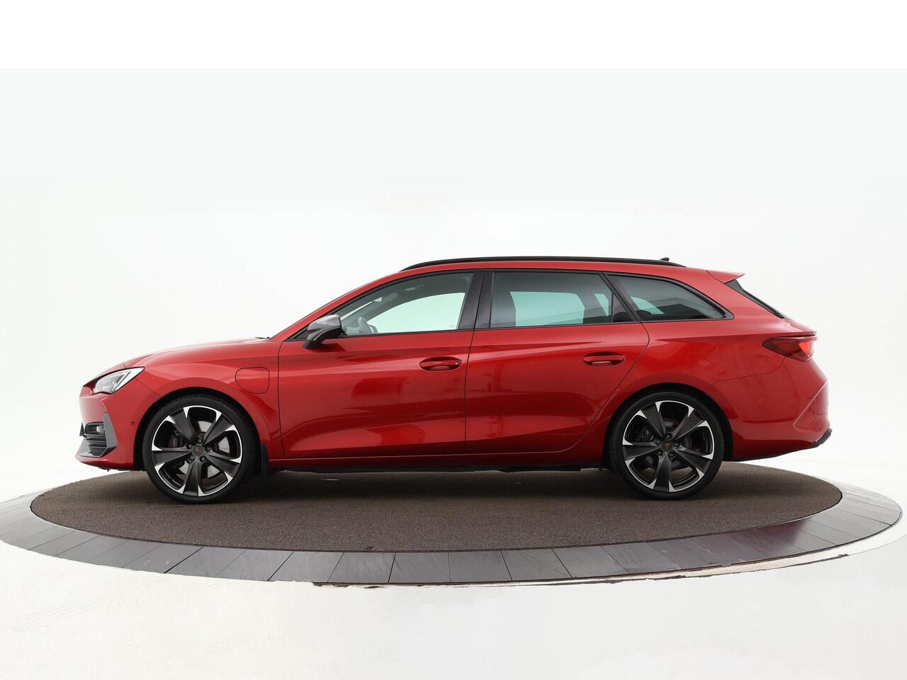 Cupra Leon Sportstourer 1.4 245pk DSG e-Hybrid VZ Performance · Camera · Keyless · Apple/Android Car Play · Elek. Trekhaak · Elek. Achterklep · Navi · 19'' Inch · garantie t/m 27-02-2027 of 90.000km · TOPDEAL