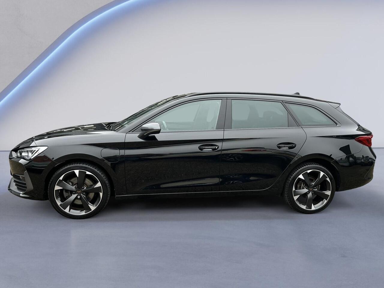 Cupra Leon Sportstourer 1.4 e-Hybrid /BTW/Apple & Android Carplay/BTW/Sportstoelen verwarmd/Park. Sens./Keyless/Sfeerverlichting/18'' LMV/ Navi/(MET GARANTIE*)