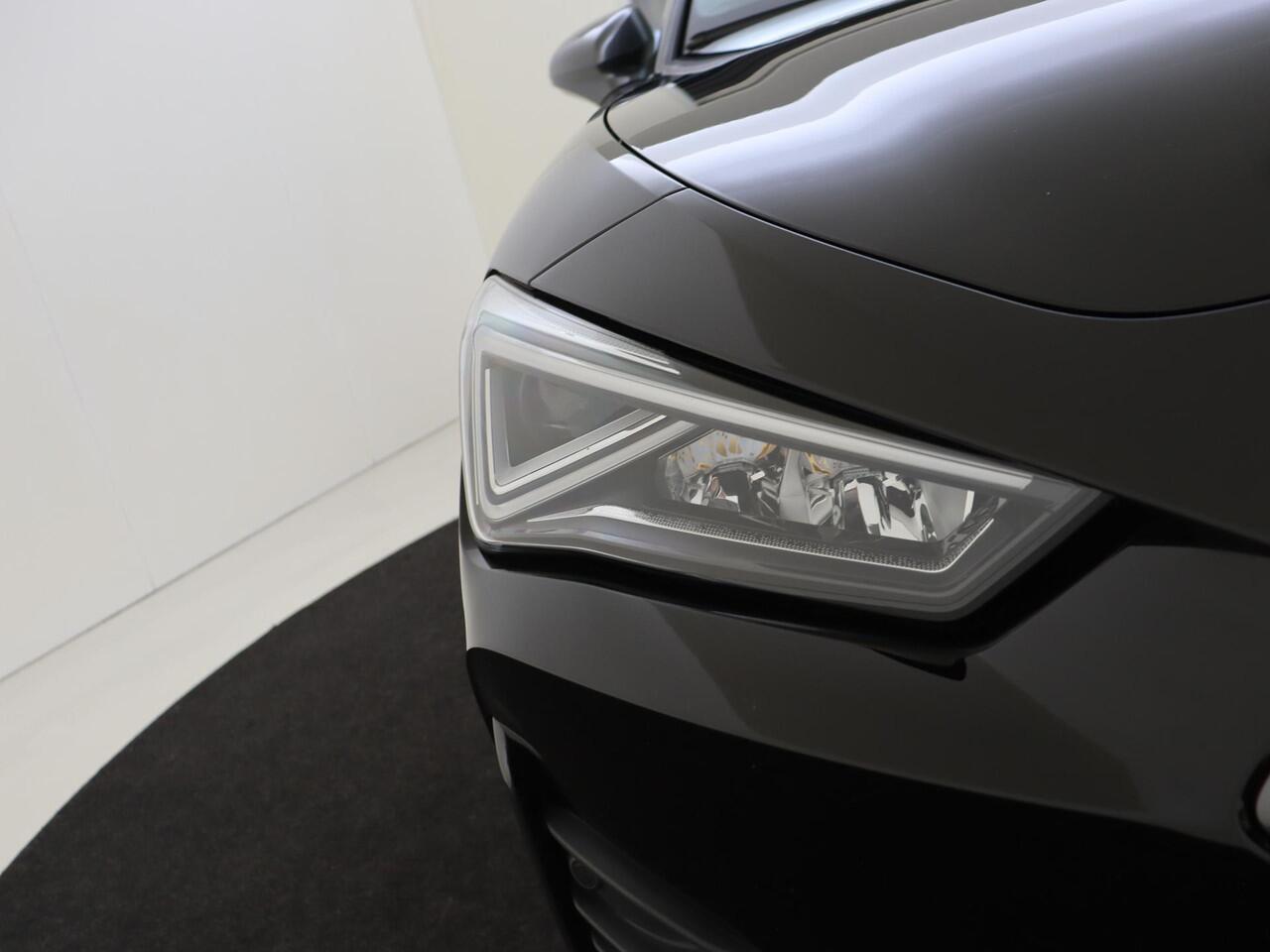 Cupra Leon Sportstourer 1.4 e-Hybrid VZ Business | Parkeerassistent | Keyless | Adaptieve demping | Stoel- en stuurwielverwarming | Navigatie | Dodehoek detectie | Adaptieve cruise control |