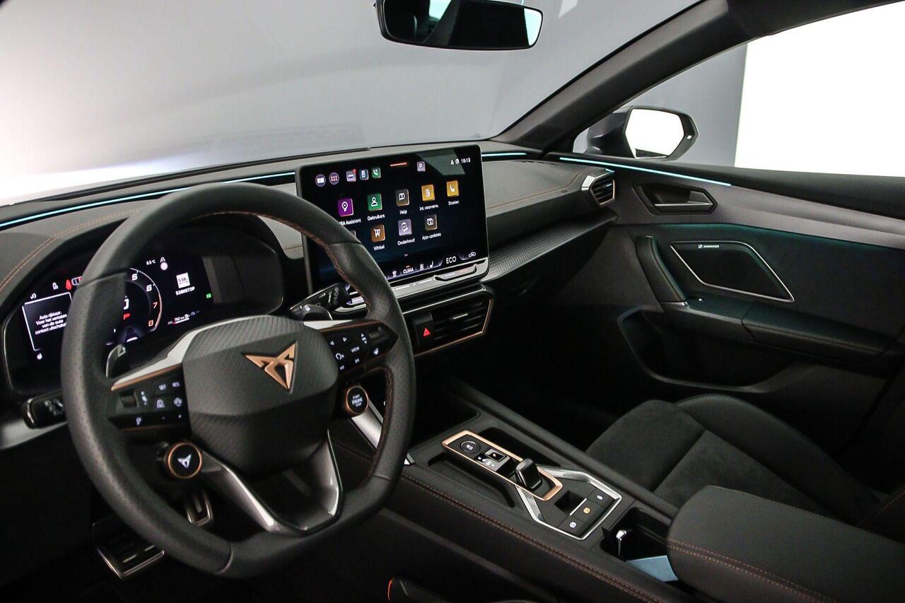 Cupra Leon Sportstourer Business 1.5 TSI eHybrid 204pk DSG Automaat Adaptive cruise control, Sennheiser audio, Navigatie, Achteruitrijcamera, Elektrische achterklep, LED koplampen, Stuurwiel verwarmd