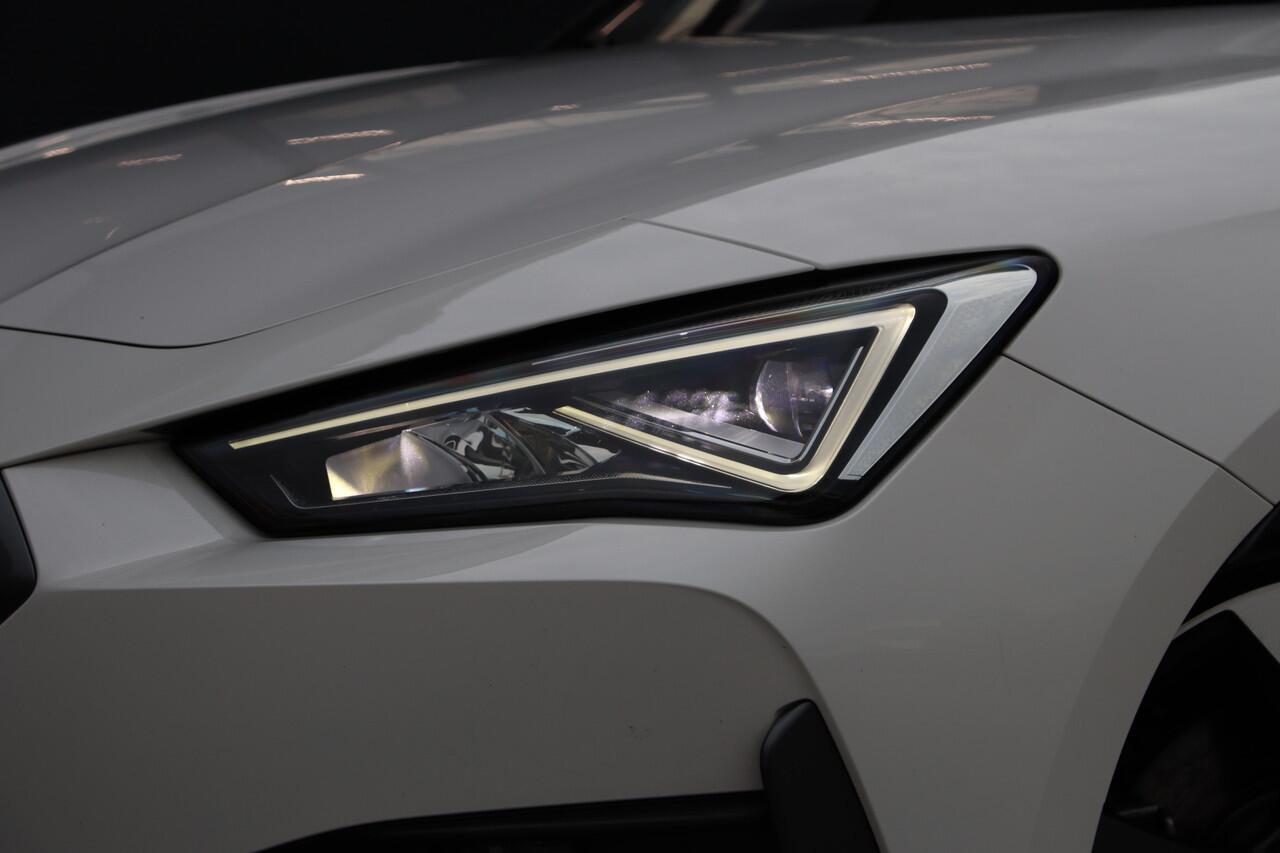 Cupra Leon Sportstourer 1.4 e-Hybrid VZ Business | LED | 18 Inch | Sfeerverlichting |